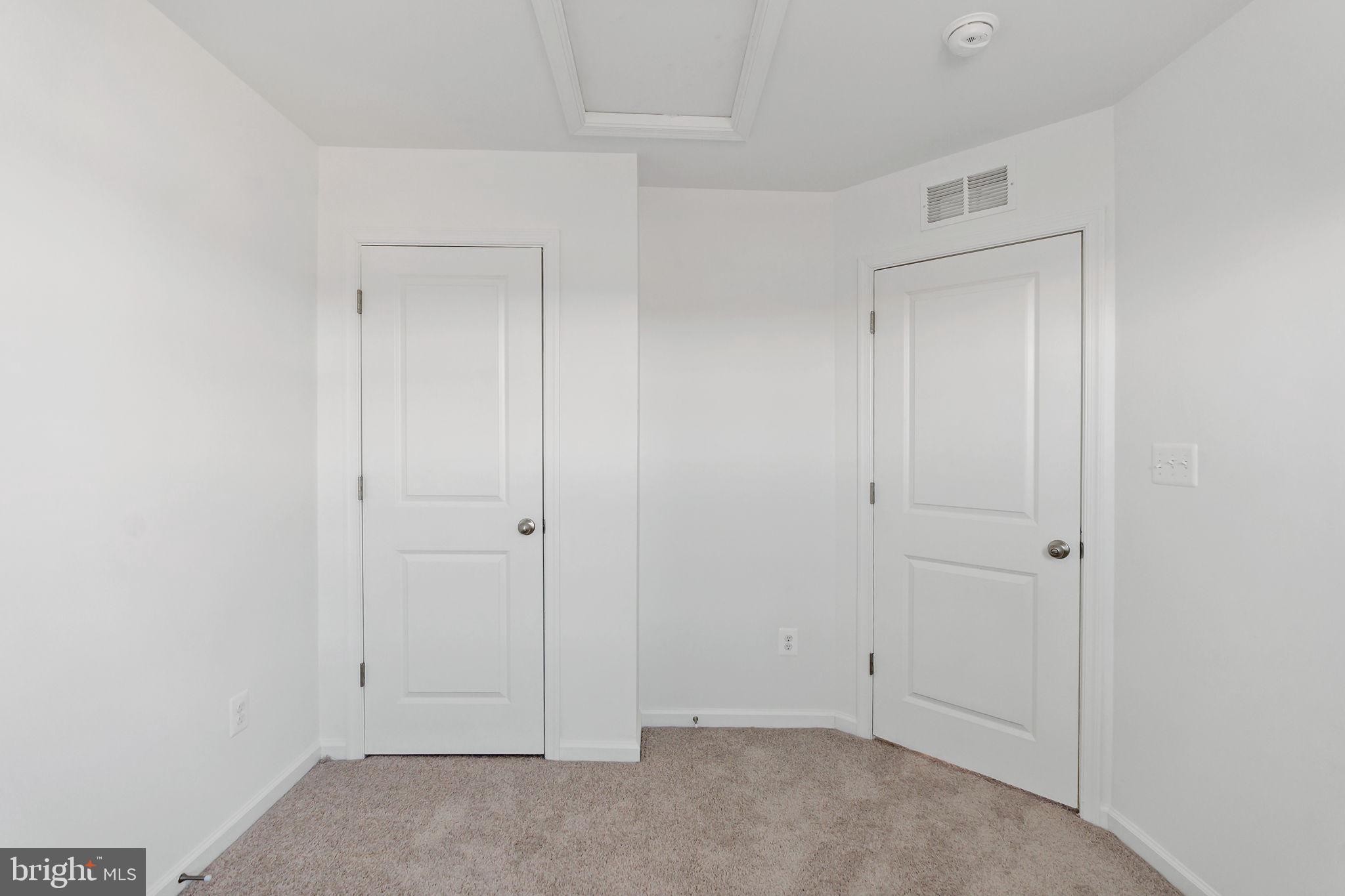 KING'S CROSSING - Residential