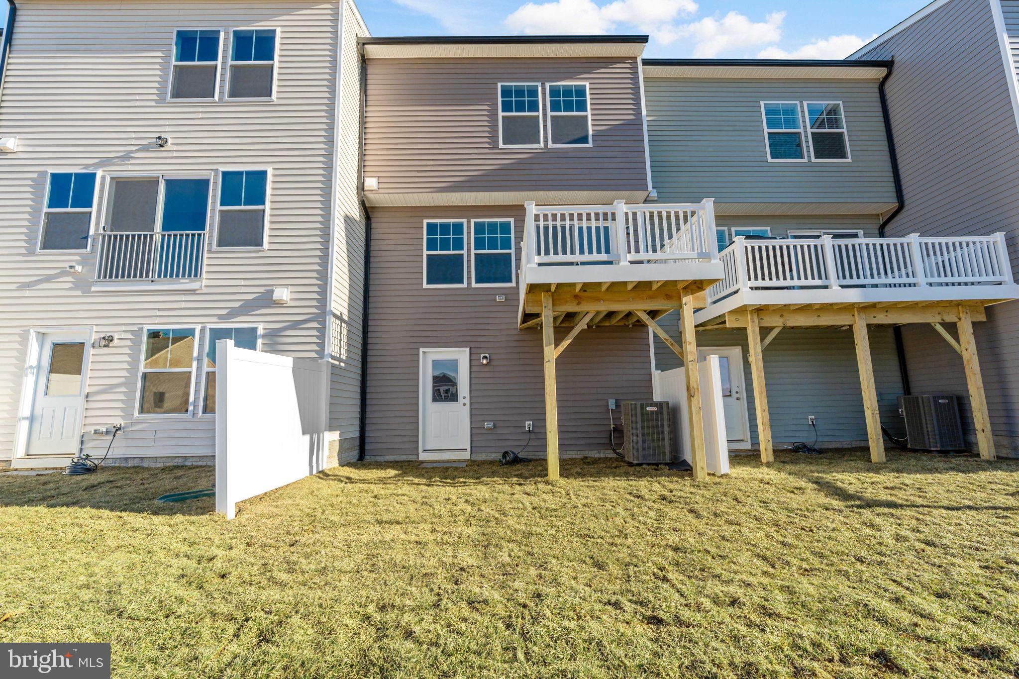 KING'S CROSSING - Residential