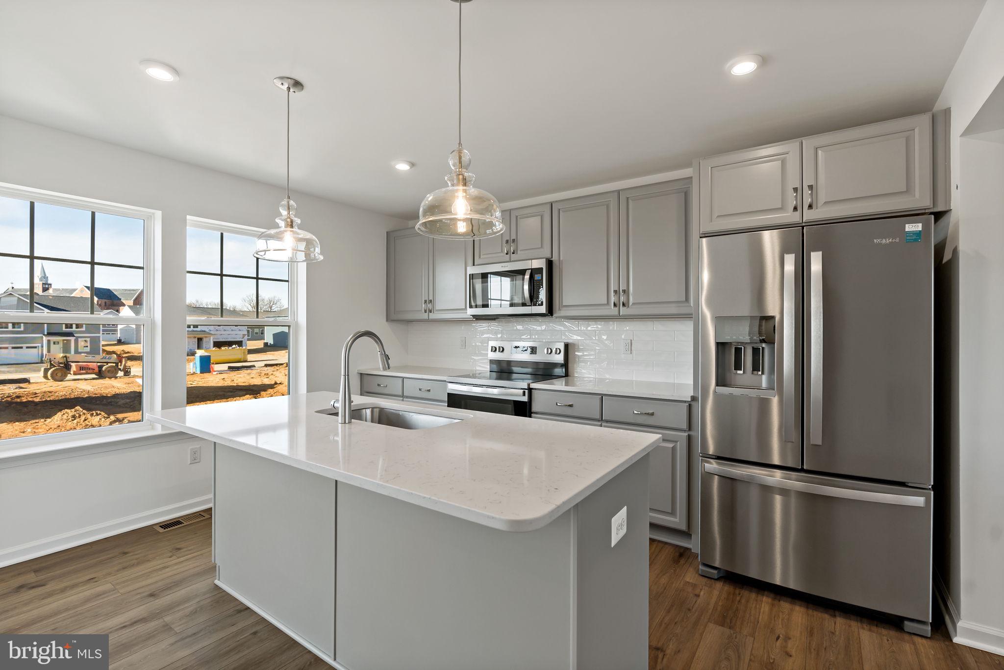 KING'S CROSSING - Residential