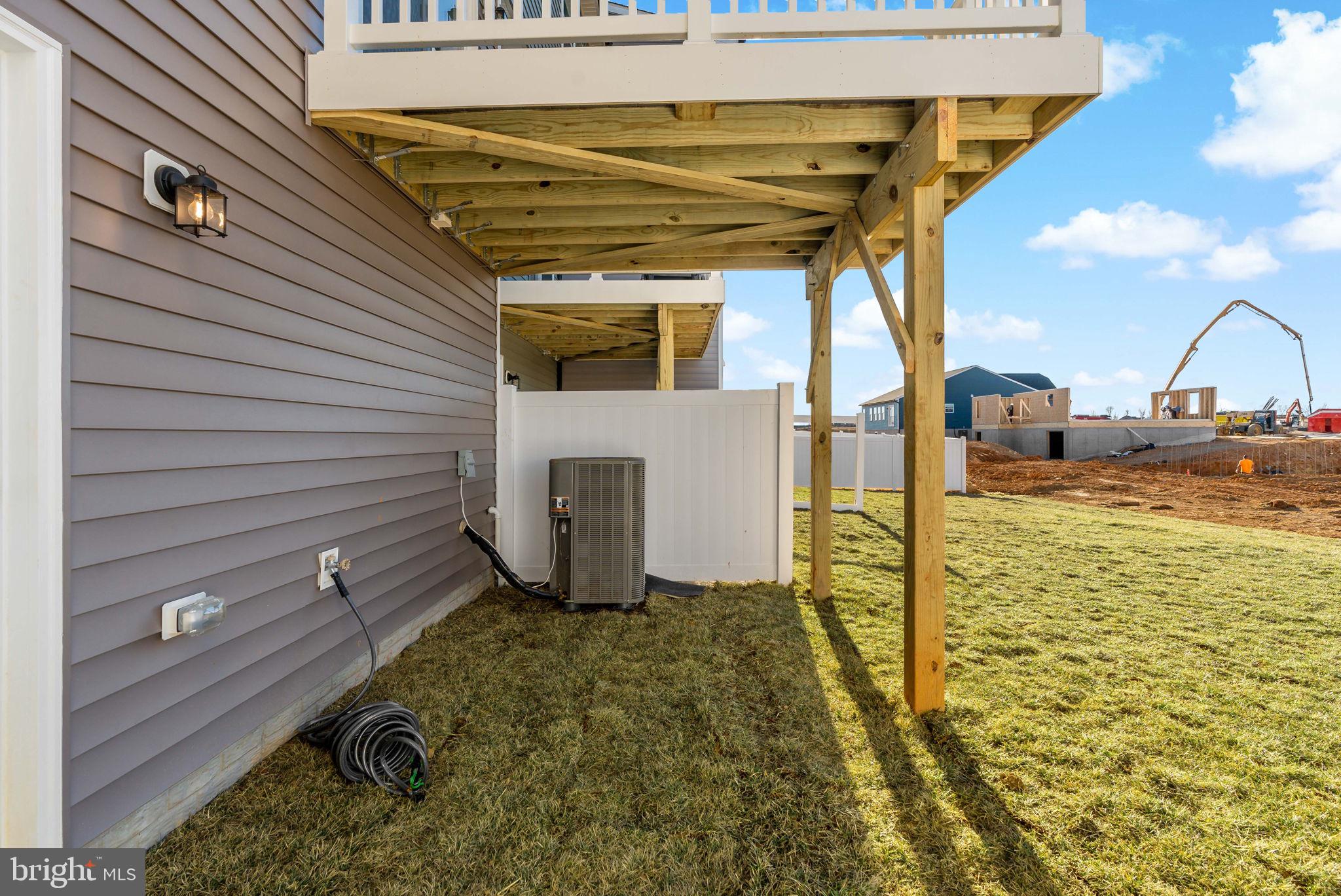 KING'S CROSSING - Residential