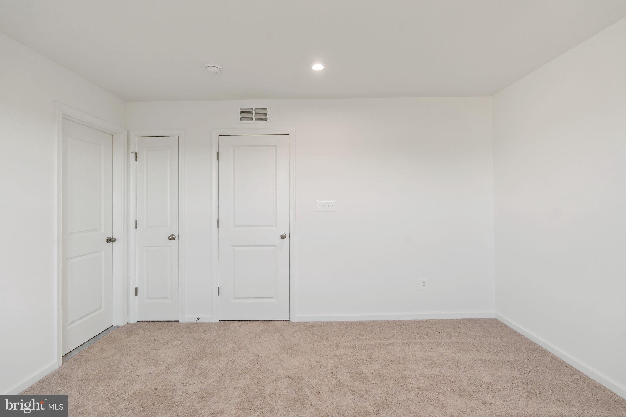 KING'S CROSSING - Residential