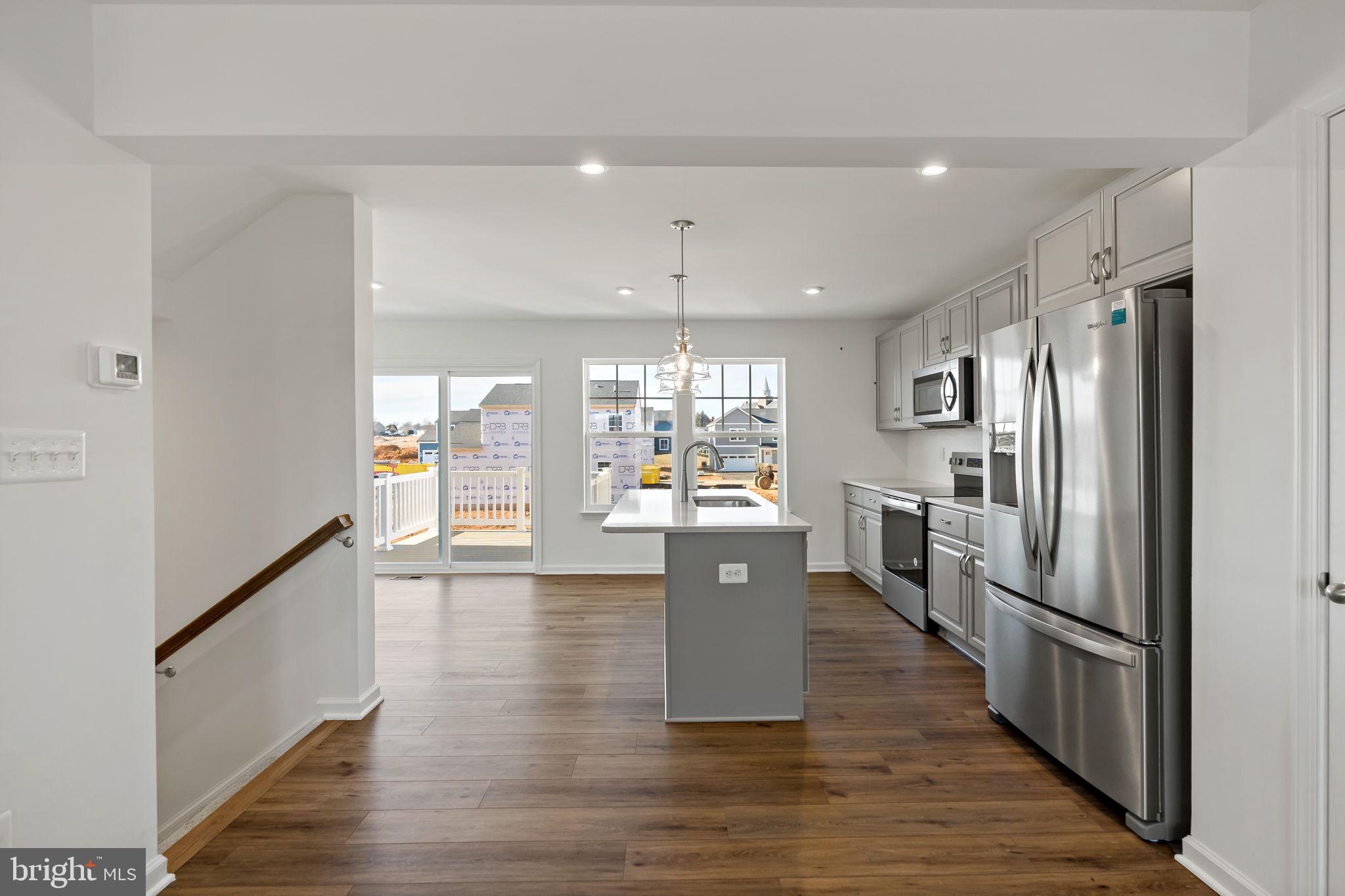 KING'S CROSSING - Residential