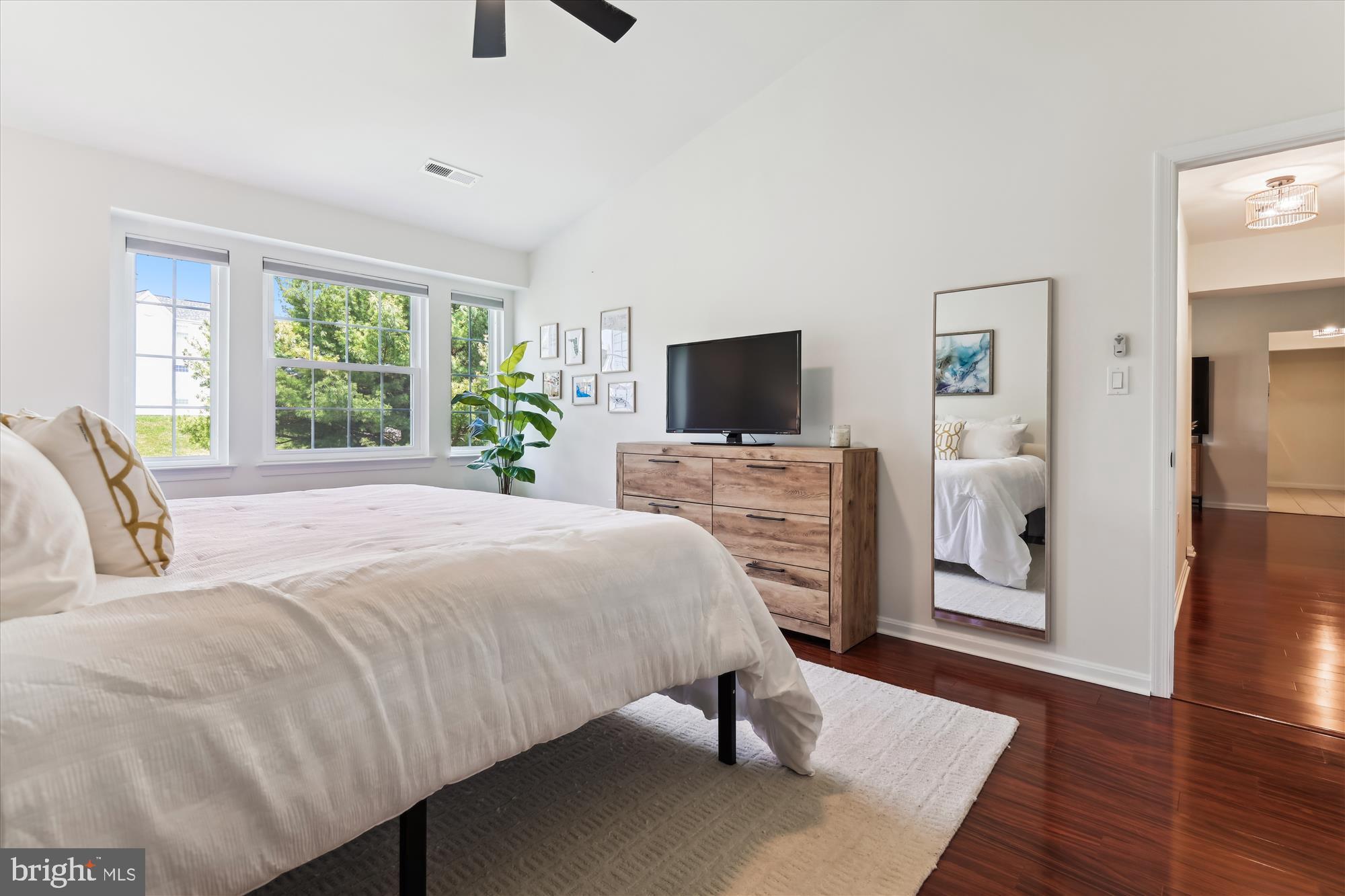 MONTGOMERY RUN - Residential