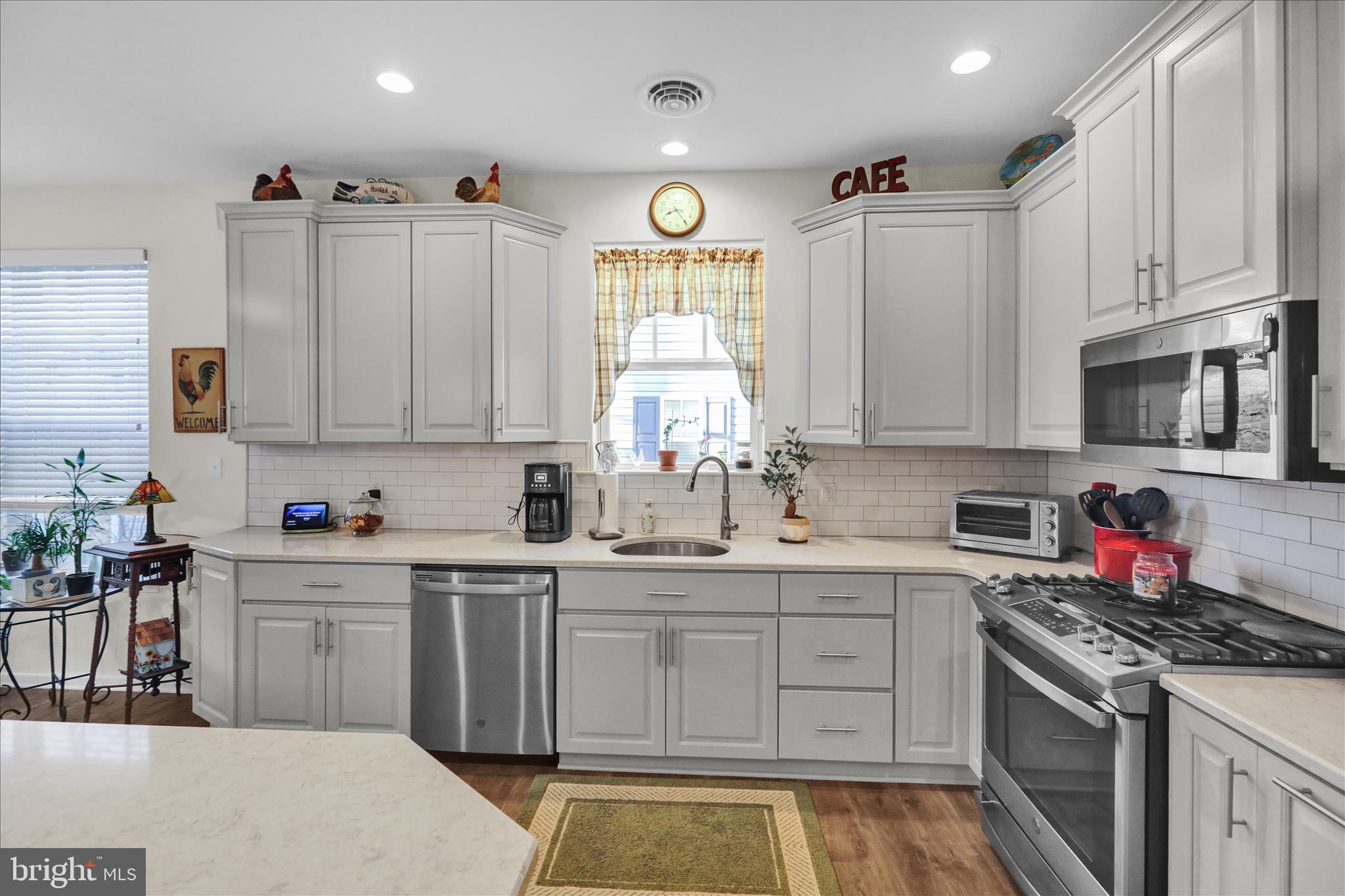 MEADOW VIEW FARMS - Residential