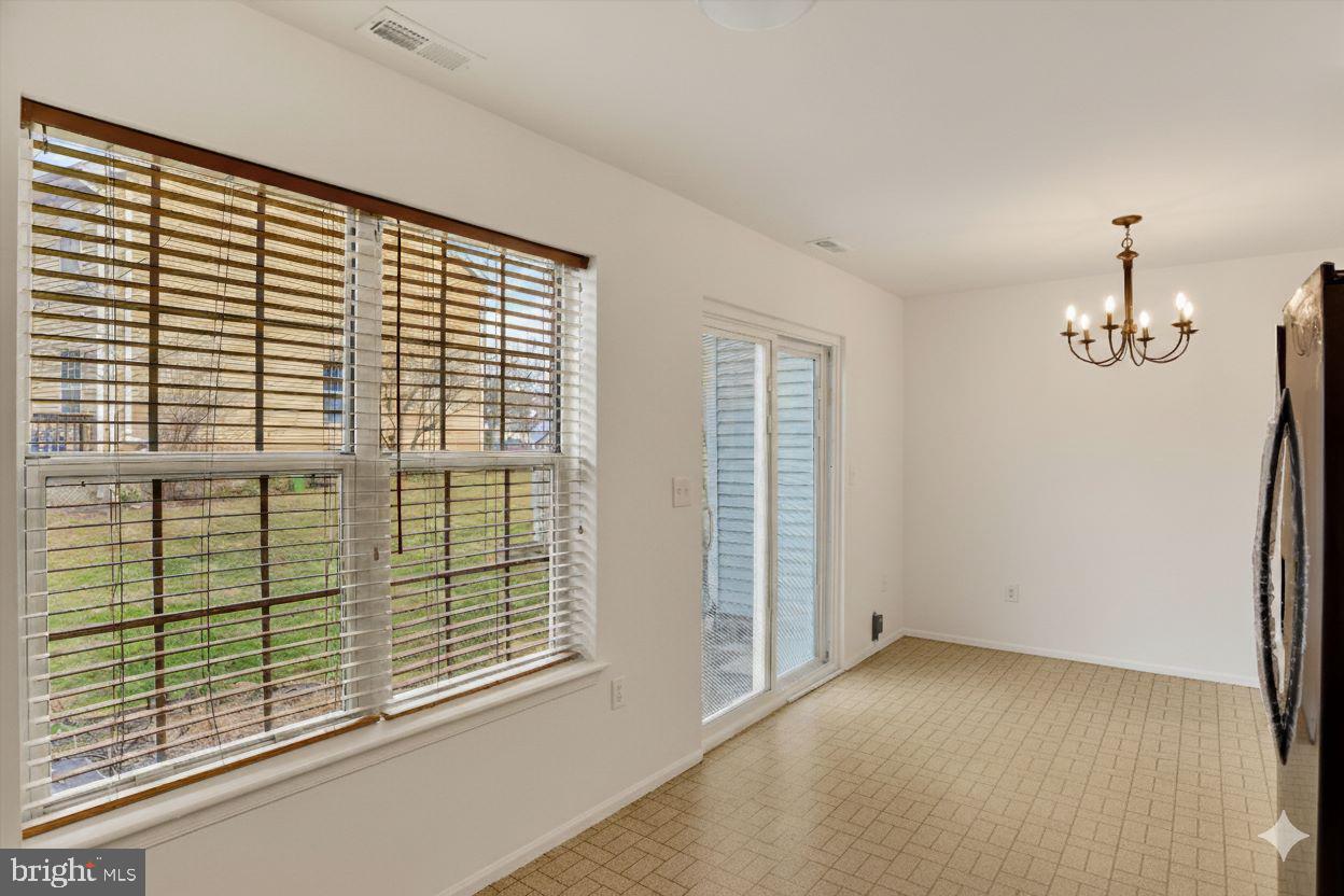 FOUR SEASONS - Residential