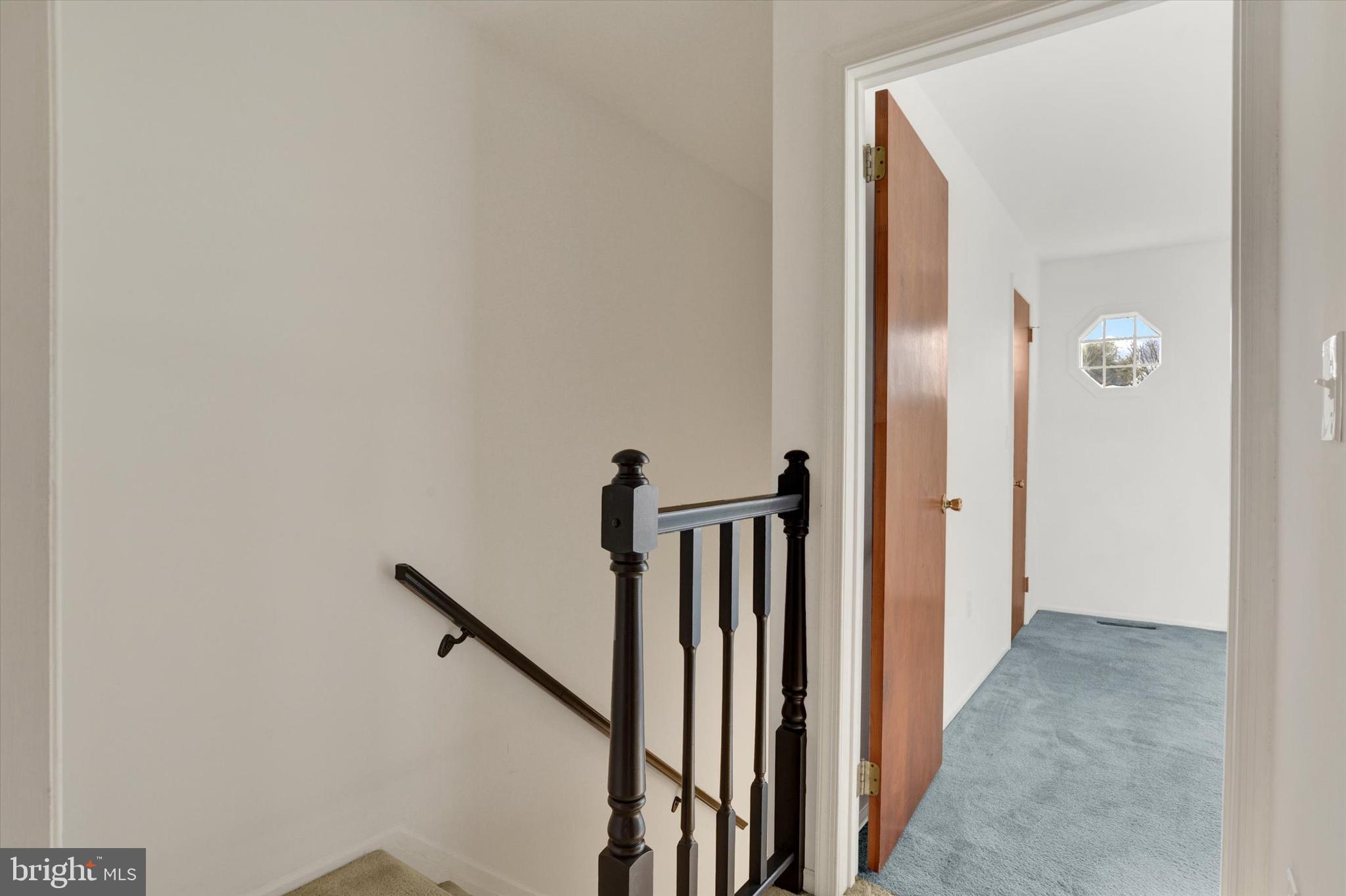 FOUR SEASONS - Residential