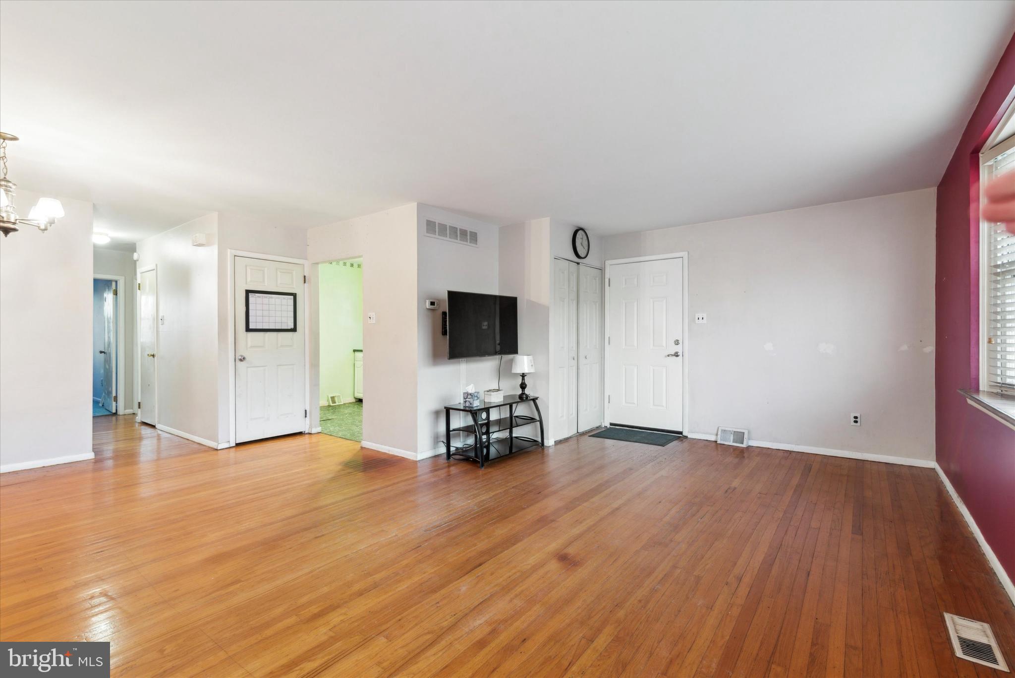 SOMERTON - Residential