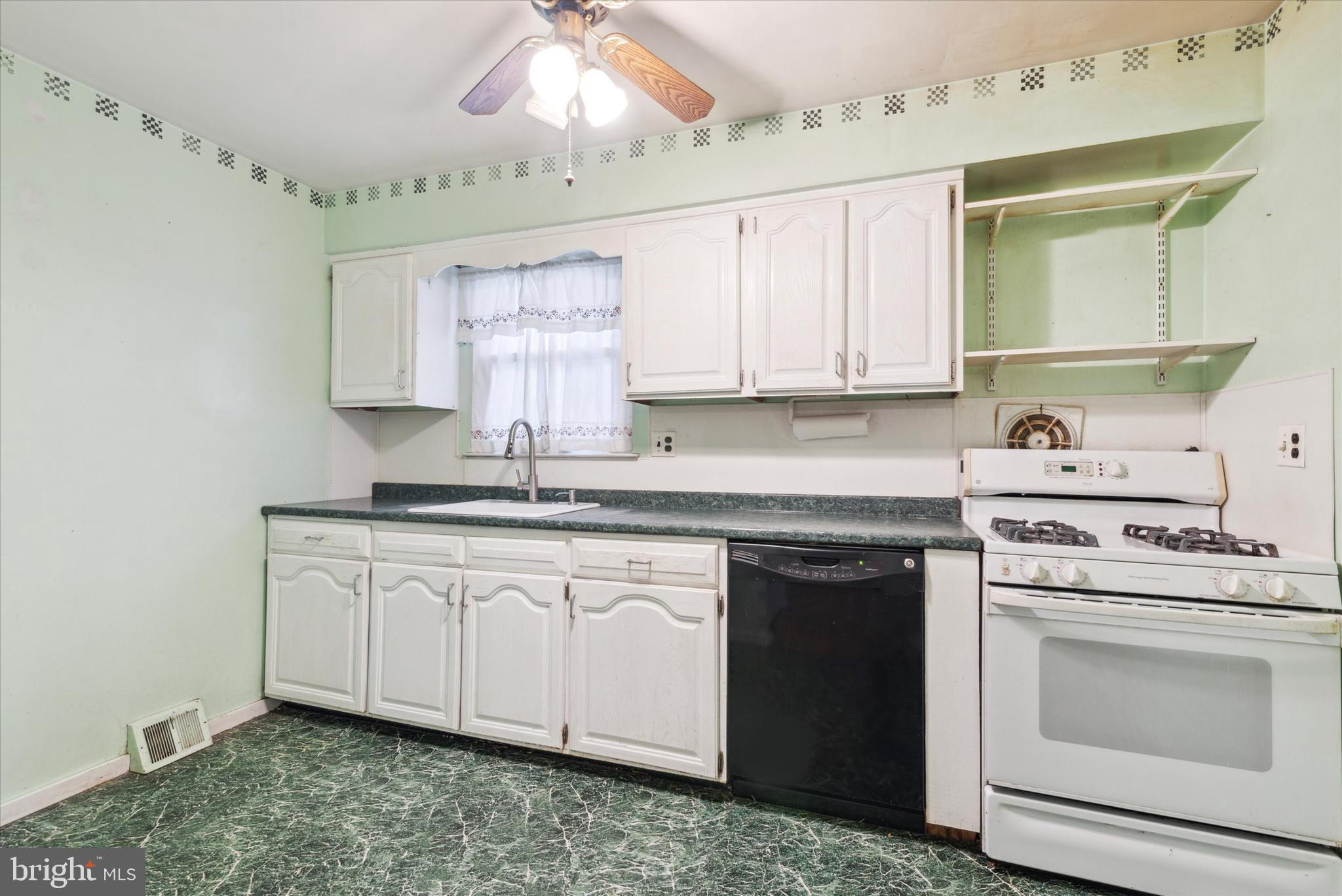 SOMERTON - Residential