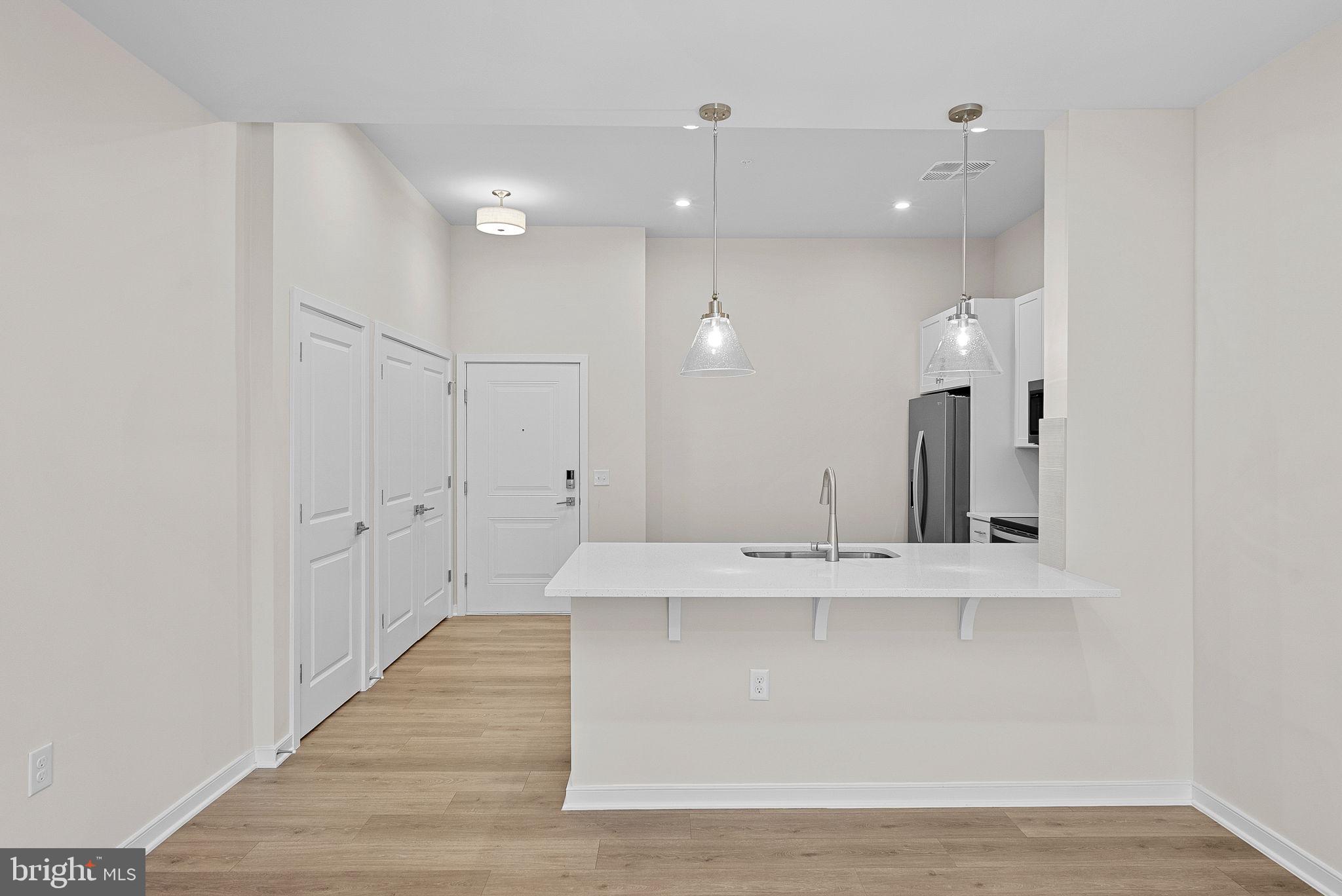 750 MOUNT AIRY TERRACE NE 403