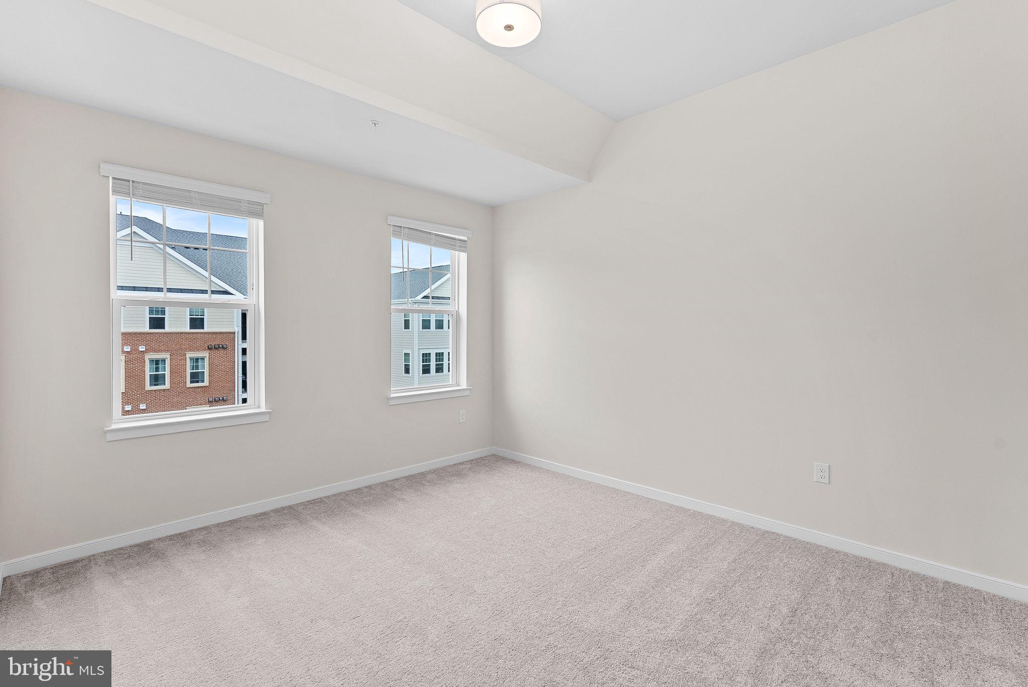 POTOMAC STATION MARKETPLACE - Residential