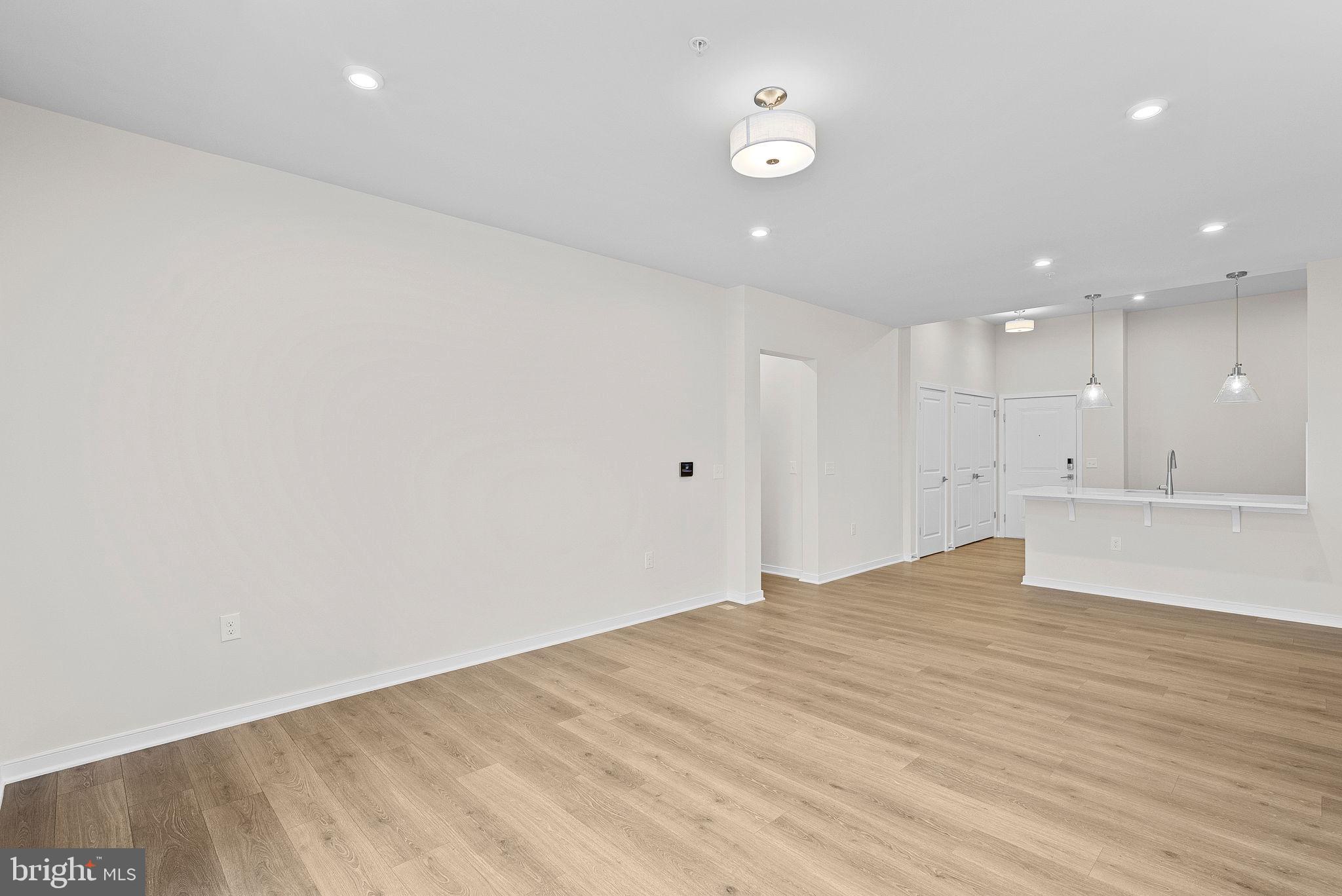 POTOMAC STATION MARKETPLACE - Residential