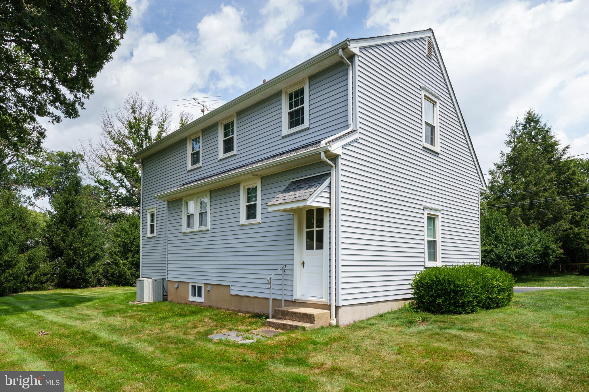 2 PASTURE LANE