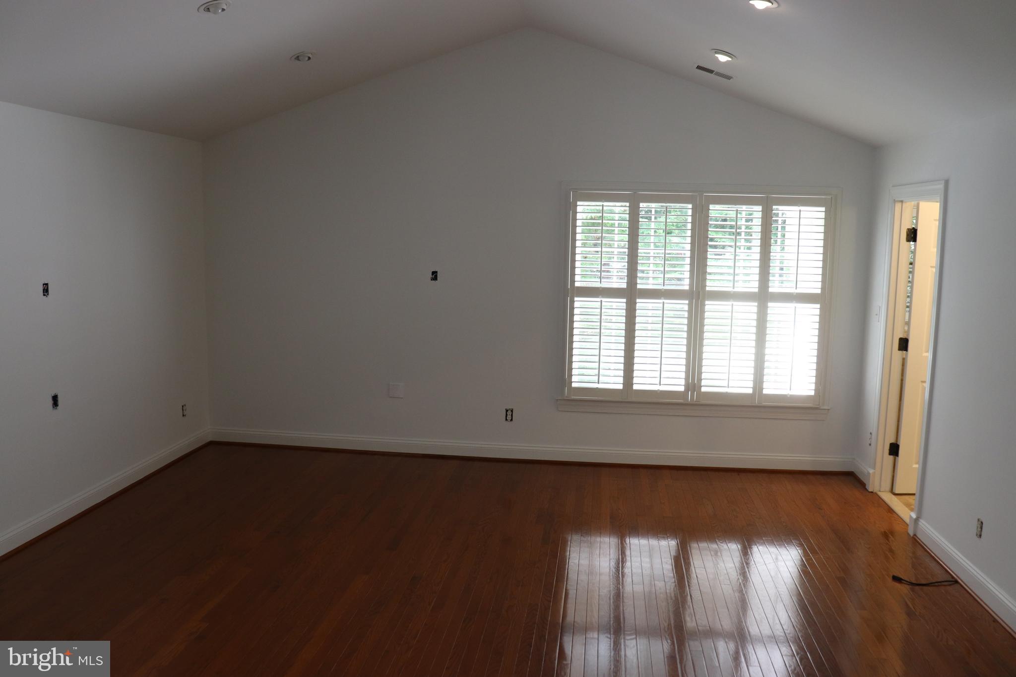 NORTHRIDGE - Residential Lease