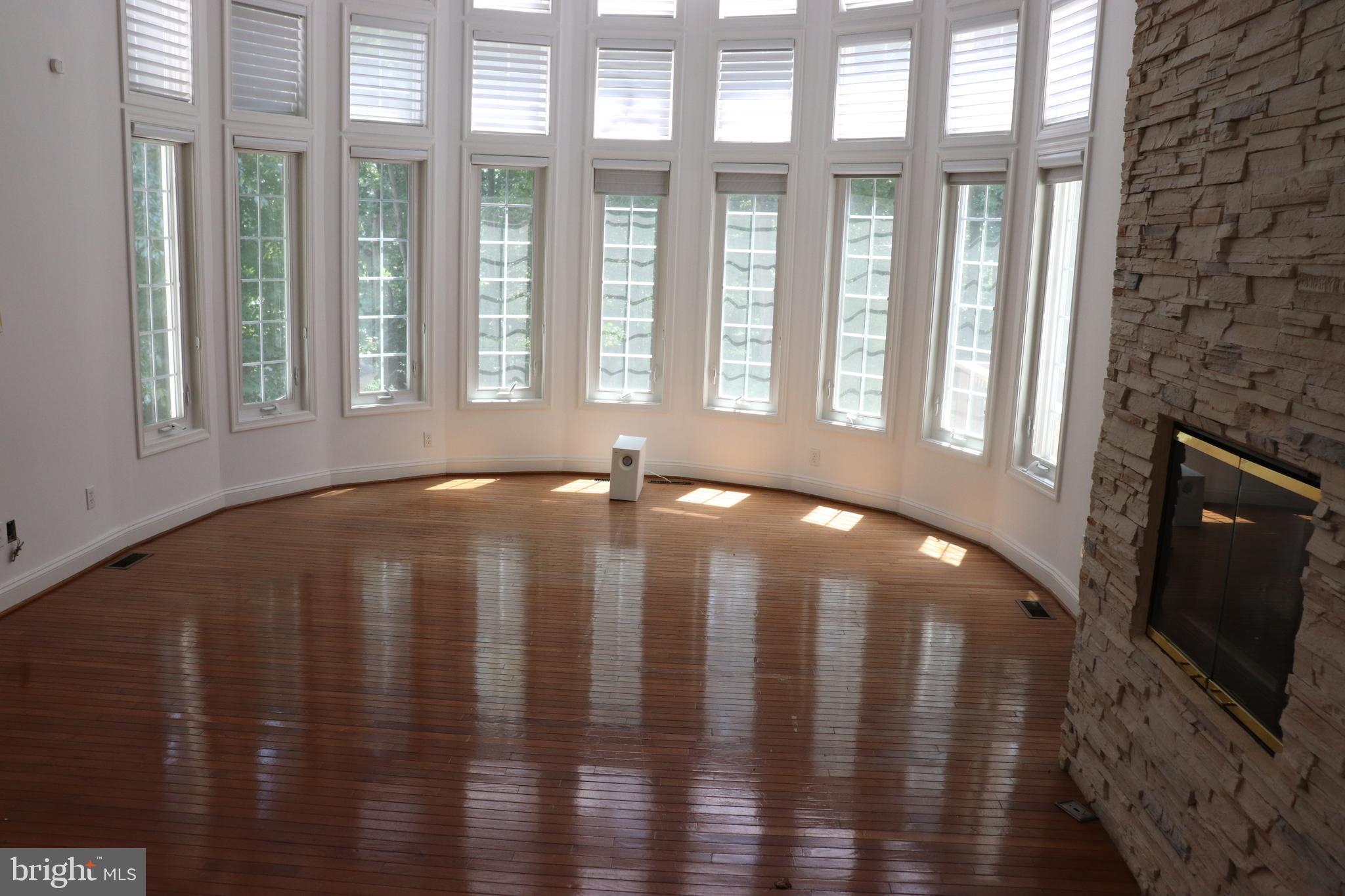 NORTHRIDGE - Residential Lease