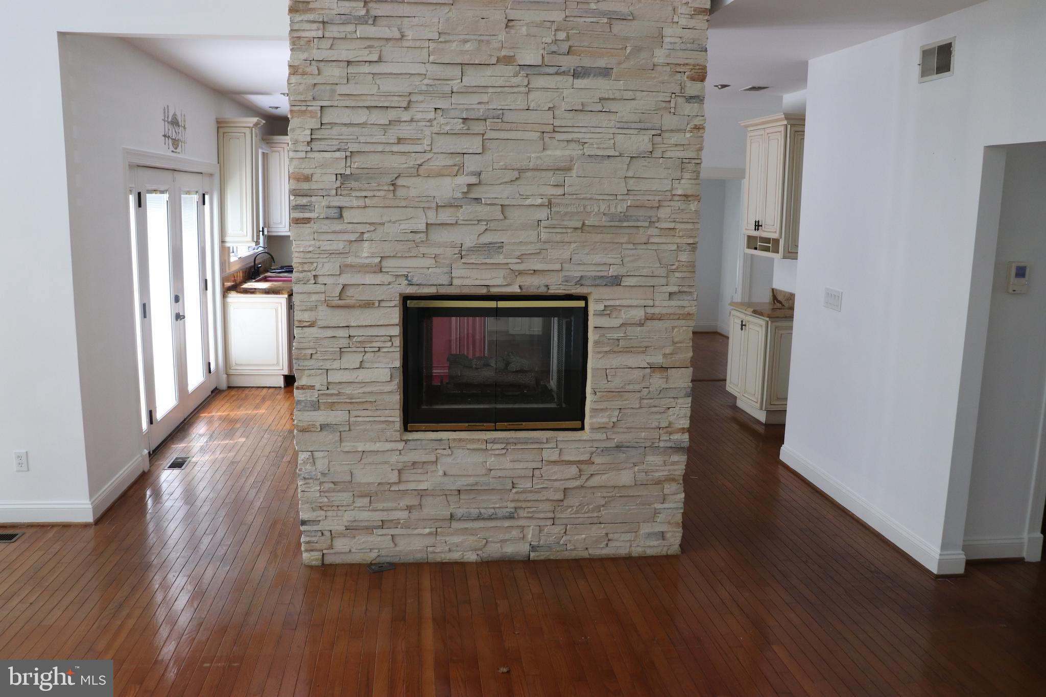 NORTHRIDGE - Residential Lease