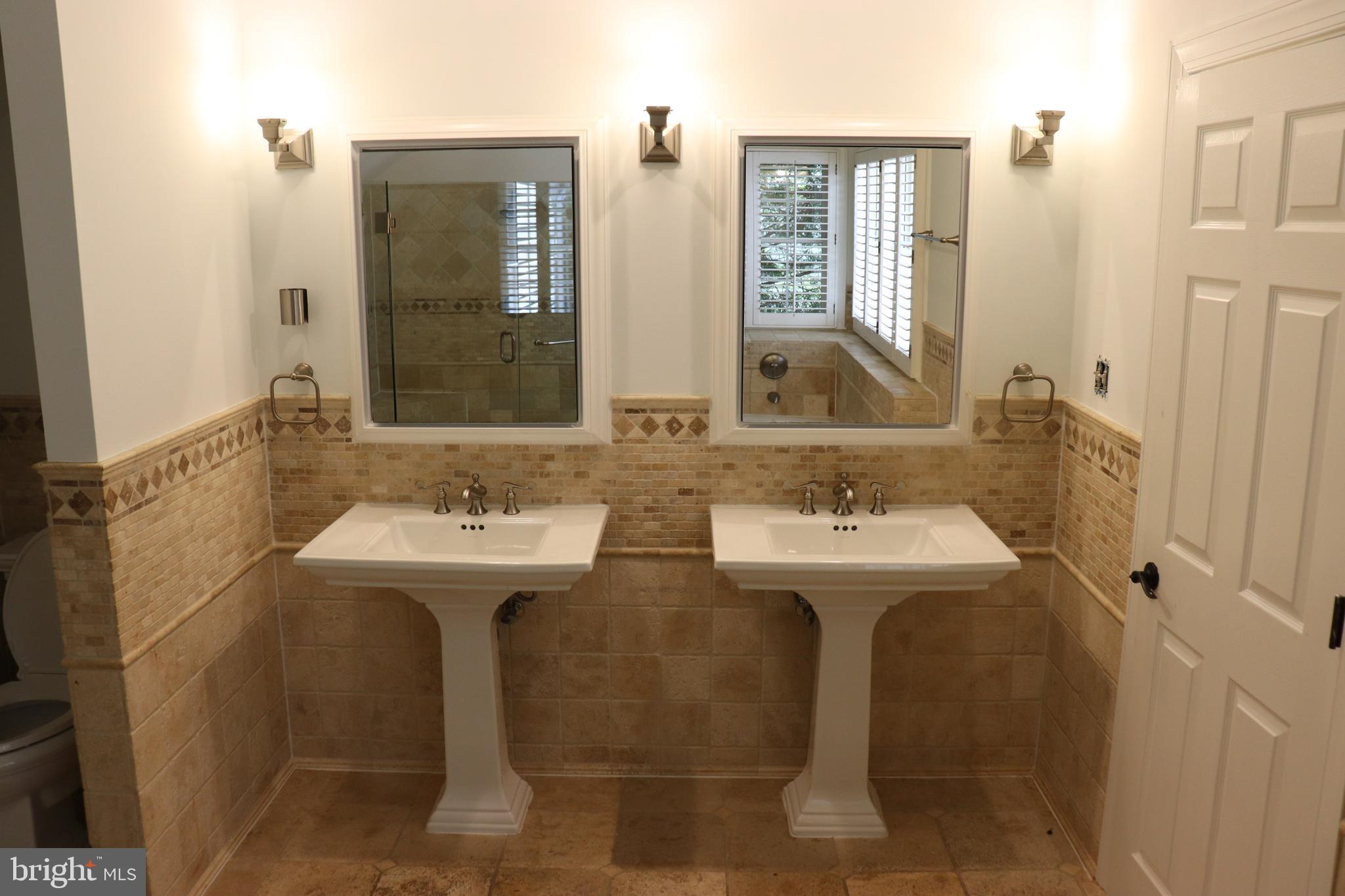 NORTHRIDGE - Residential Lease