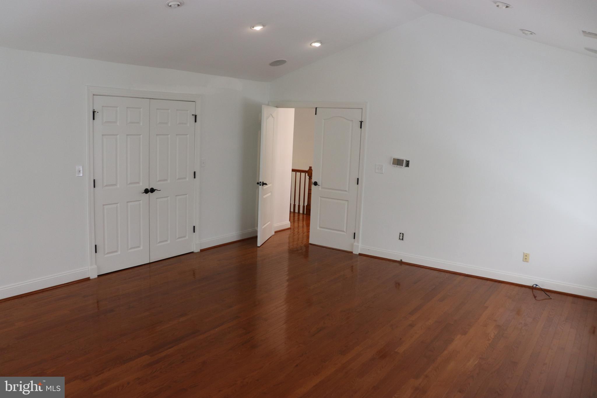 NORTHRIDGE - Residential Lease