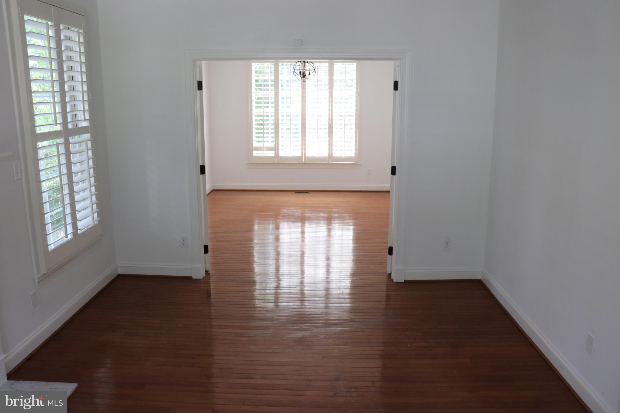 NORTHRIDGE - Residential Lease