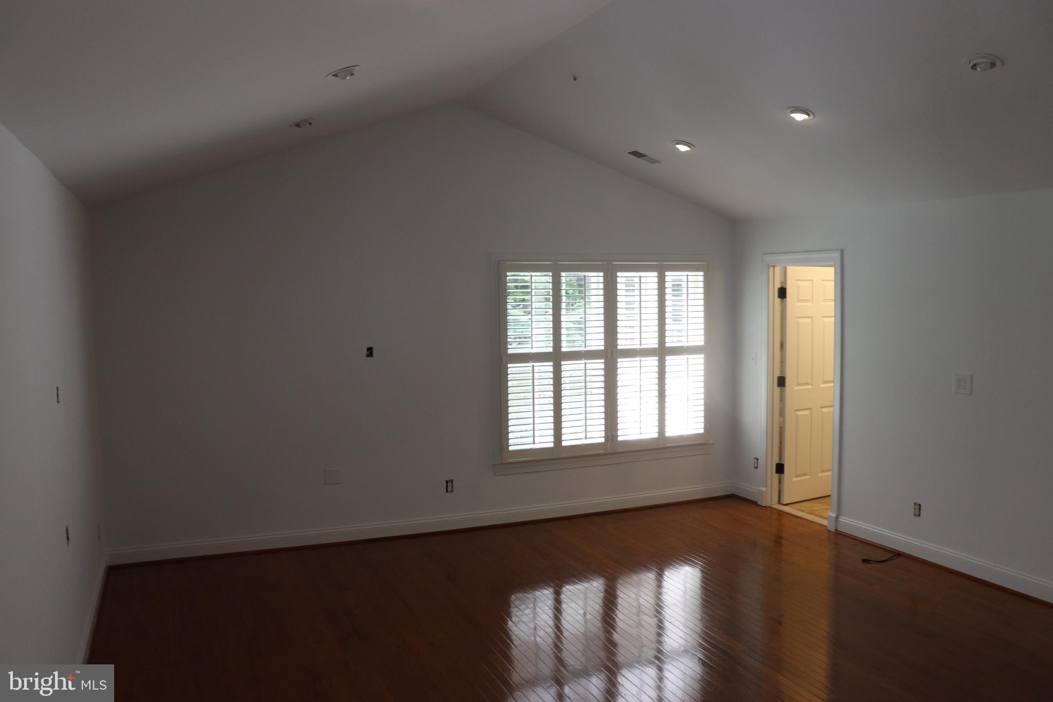 NORTHRIDGE - Residential Lease