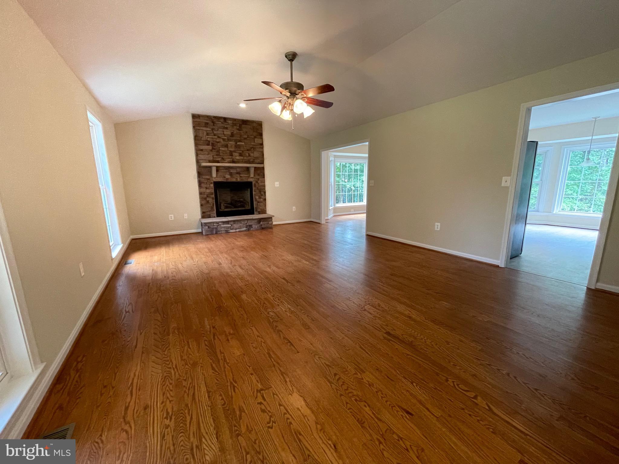 VALENTINE WOODS - Residential Lease