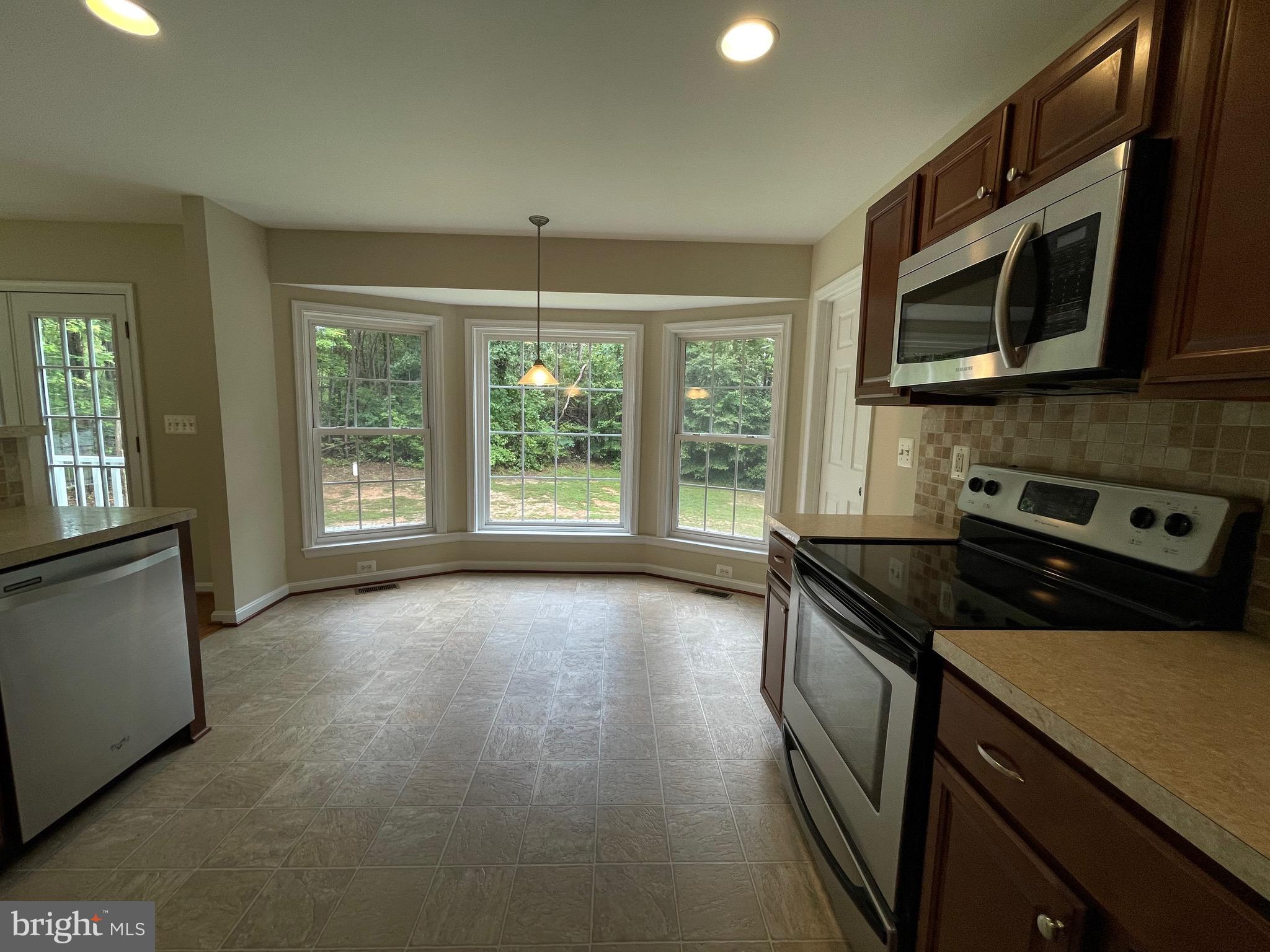 VALENTINE WOODS - Residential Lease