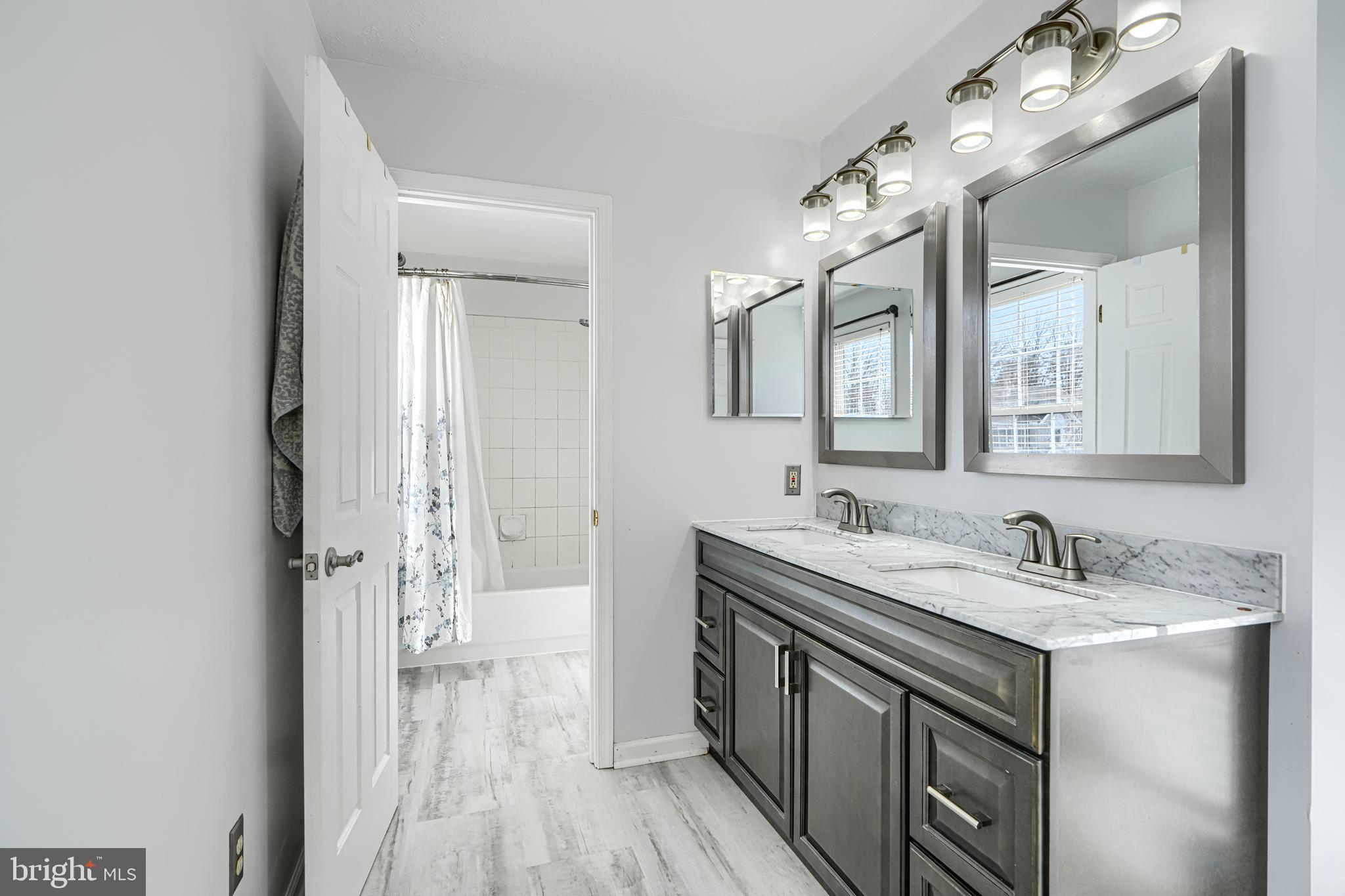 WOODLAND RUN - Residential