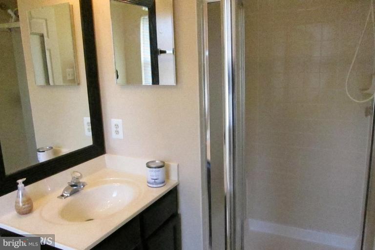 FOUR SEASONS ESTATES - Residential Lease