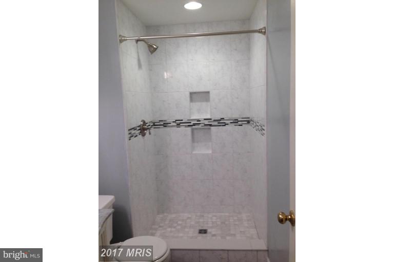 FOUR SEASONS ESTATES - Residential Lease