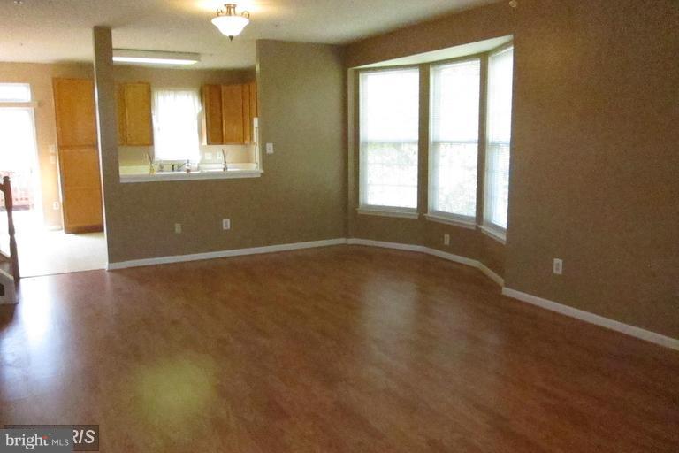 FOUR SEASONS ESTATES - Residential Lease