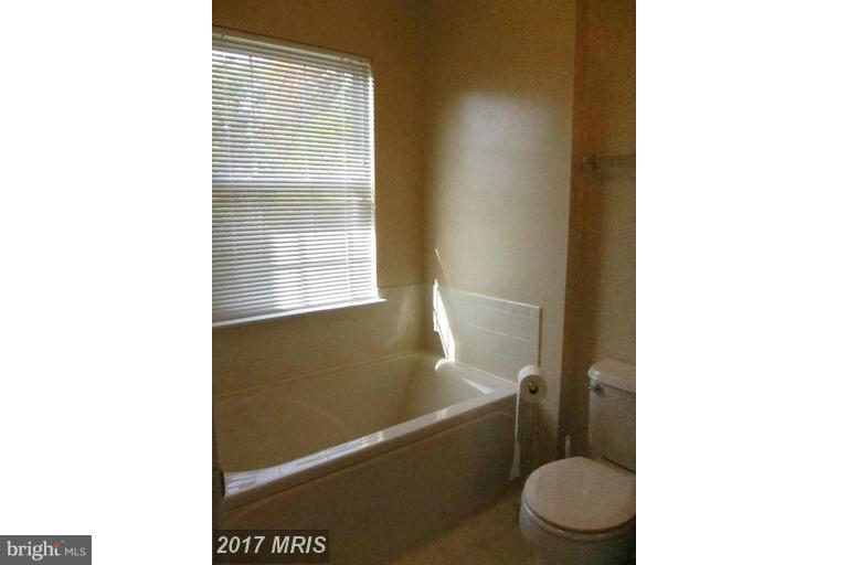 FOUR SEASONS ESTATES - Residential Lease