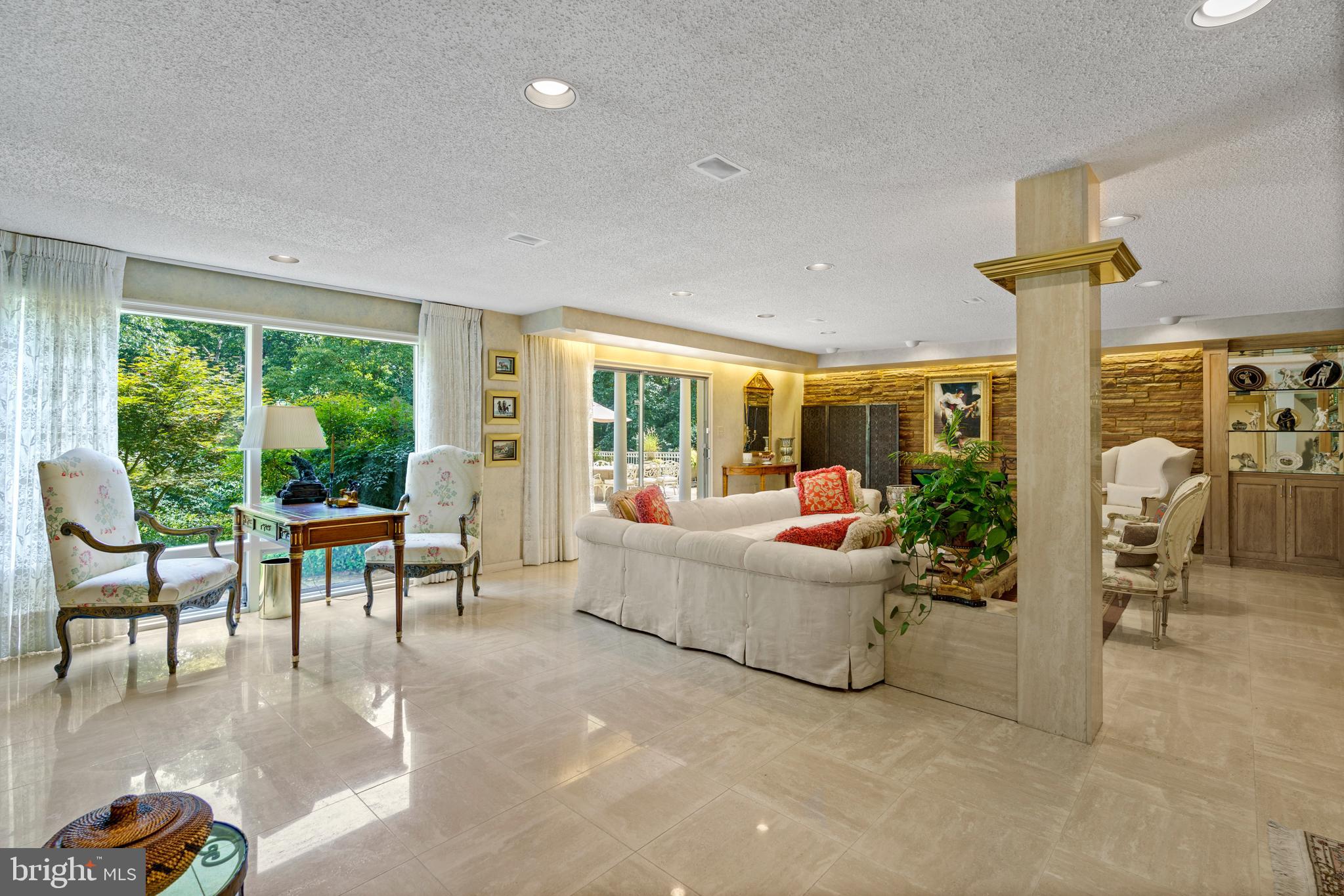 JACKSON HILLS - Residential