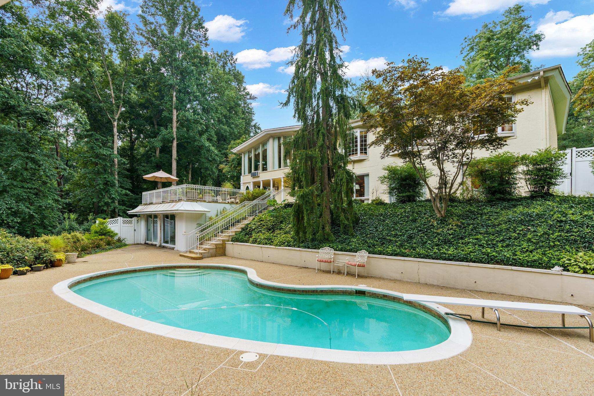 JACKSON HILLS - Residential