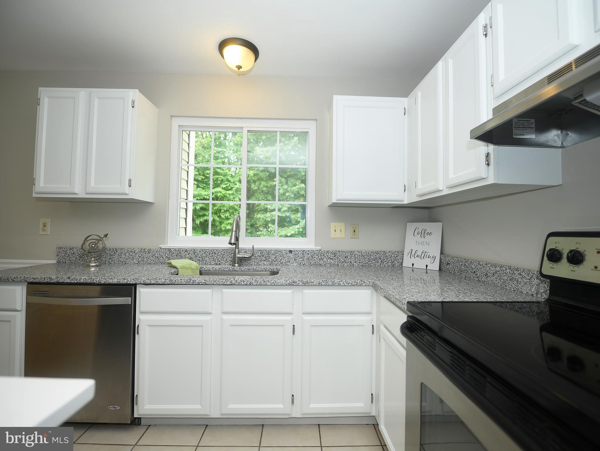 VILLAGE OF THOMAS RUN - Residential Lease