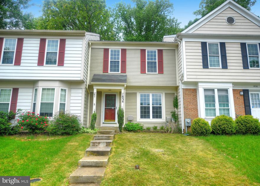 AVAILABLE NOW - 3 bedroom 2.5 bath townhouse with finished WALKOUT basement to fenced in yard.   Pets on a case by case basis.    Main level features hardwood floors, updated kitchen with granite/quartz counters and stainless steel appliances.  Upper level features 3 generous bedrooms - master complete with walk in closet and vanity area.   Walkout basement with full bathroom.