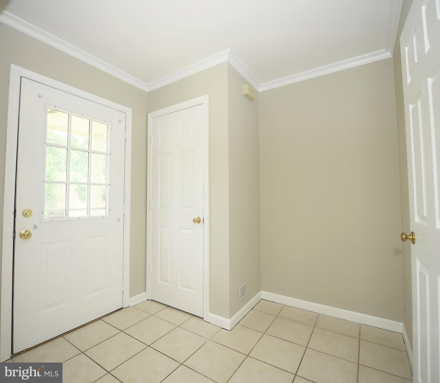 VILLAGE OF THOMAS RUN - Residential Lease