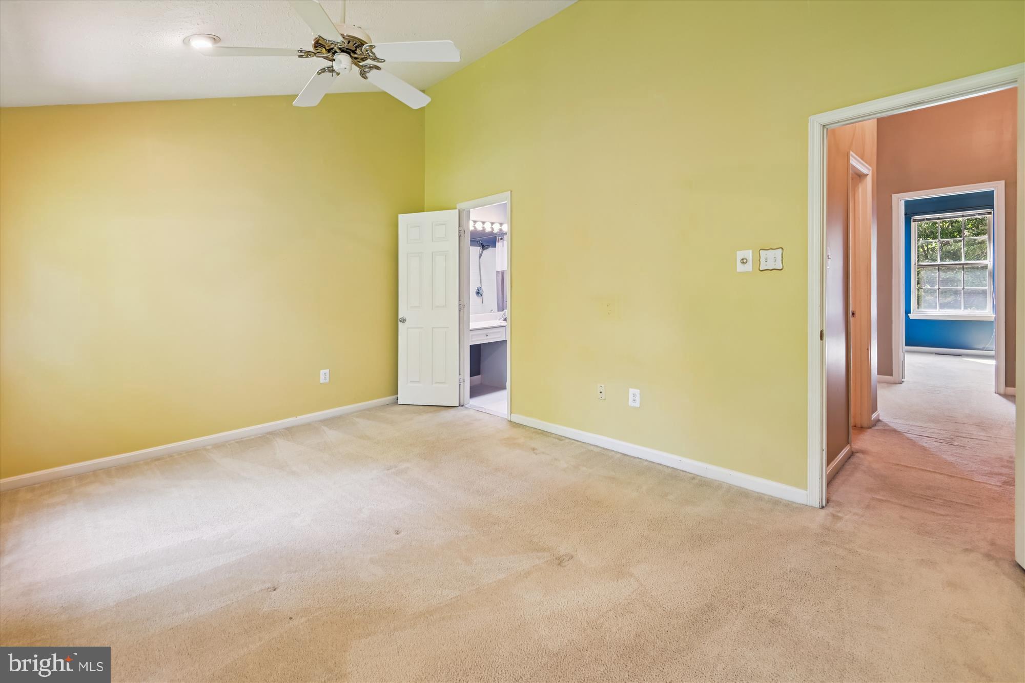 FALCON CREST - Residential