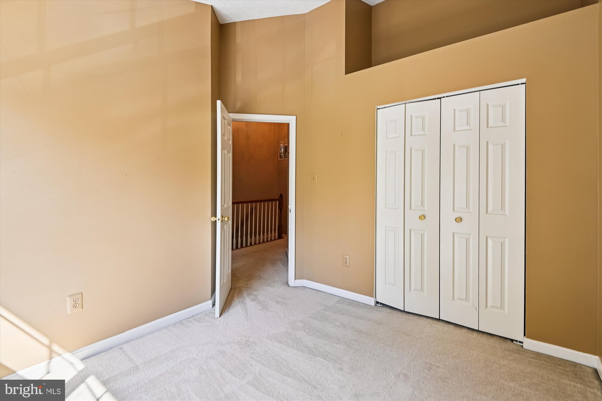 FALCON CREST - Residential