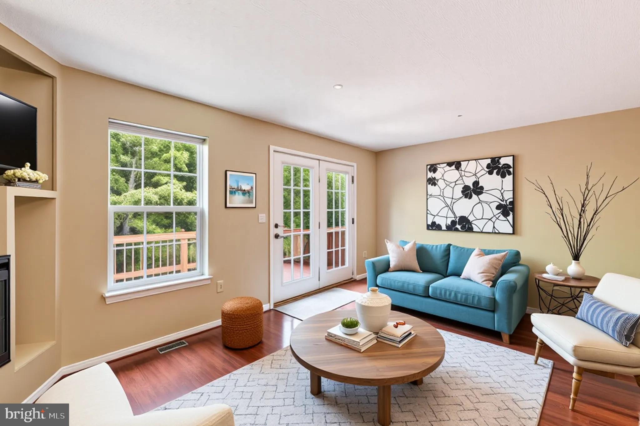 FALCON CREST - Residential