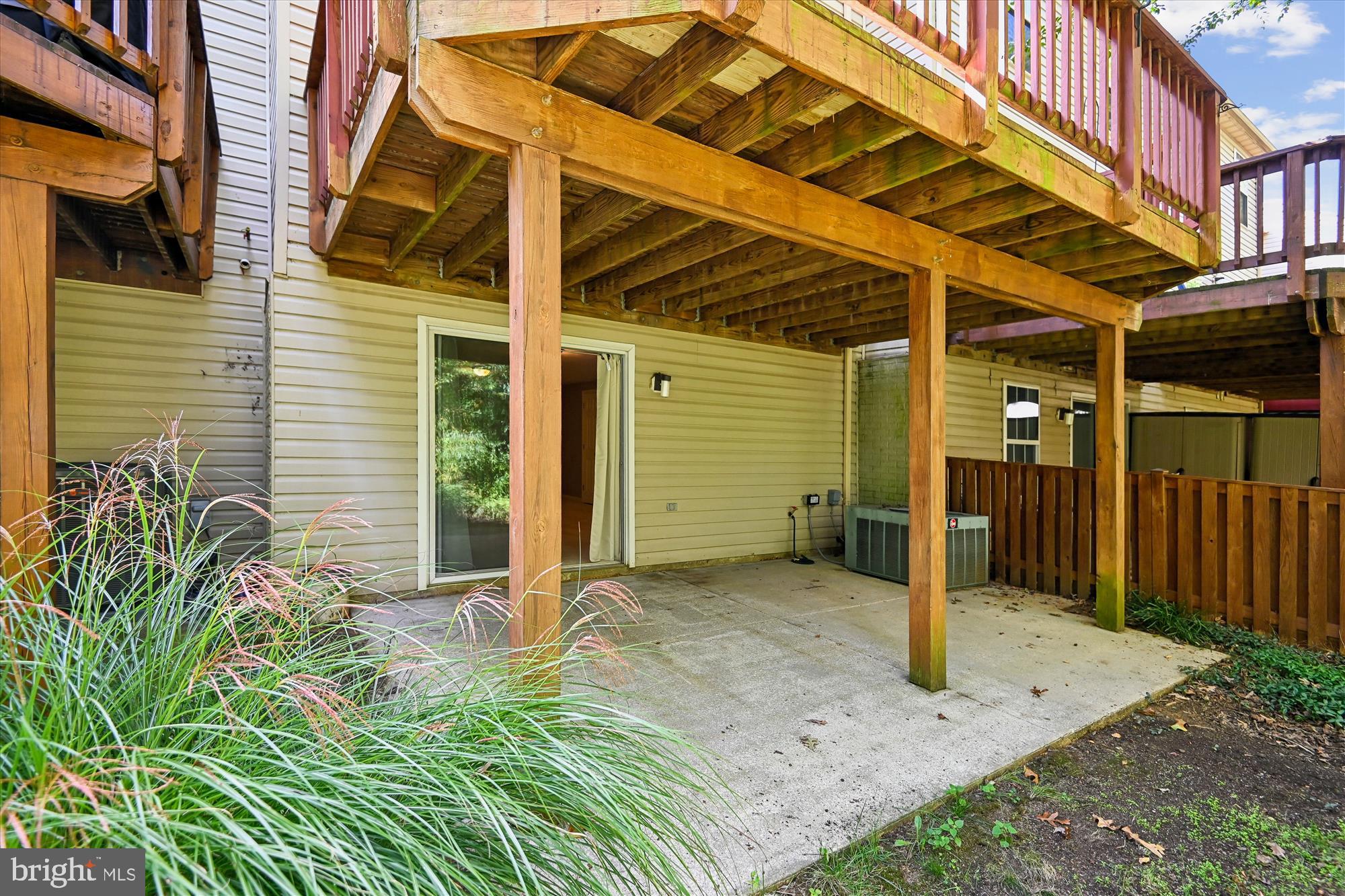 FALCON CREST - Residential