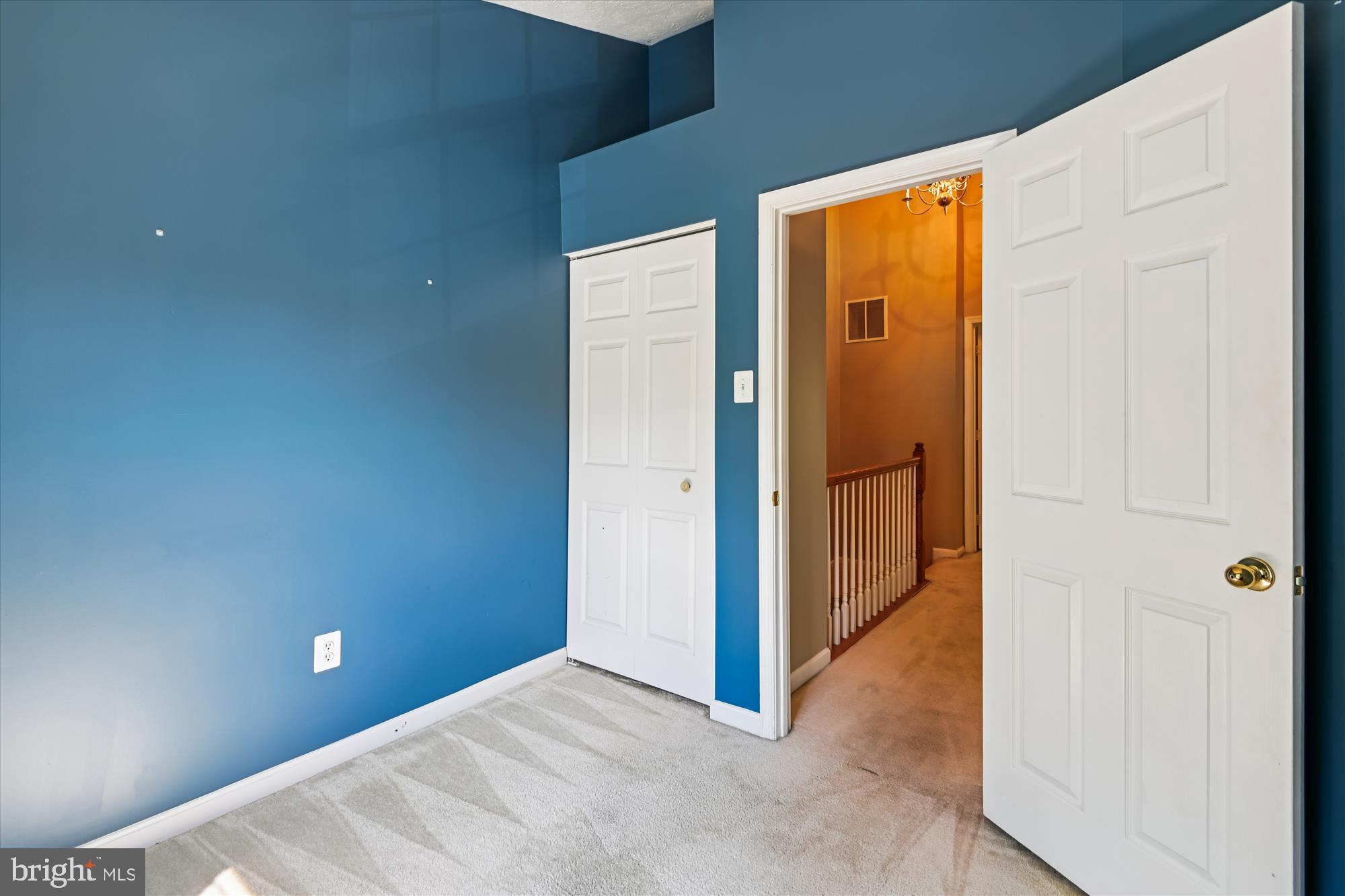 FALCON CREST - Residential