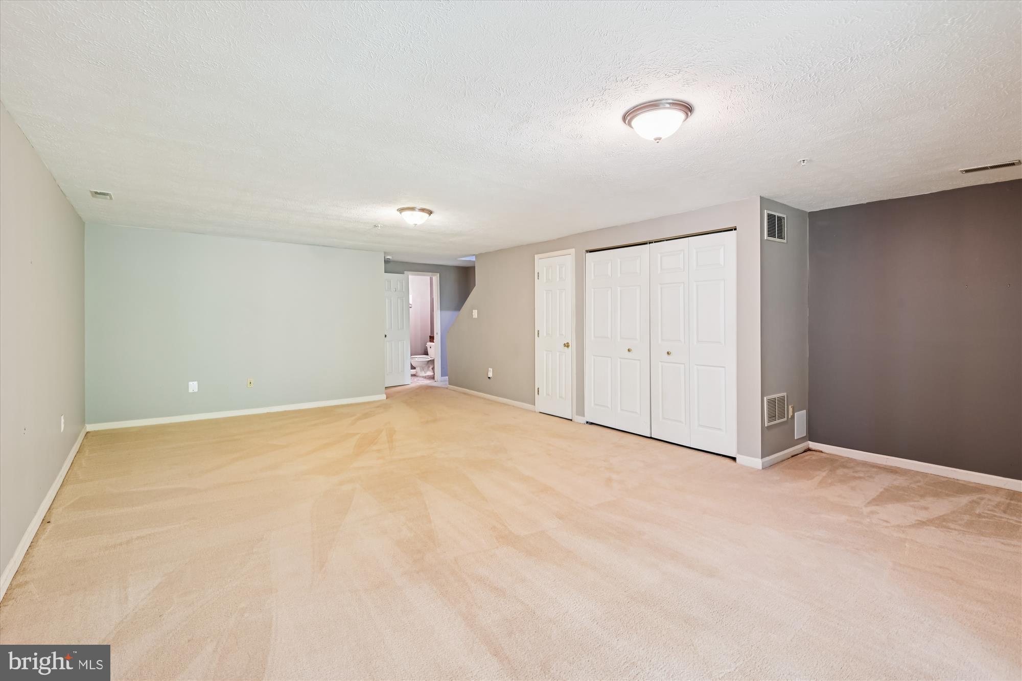 FALCON CREST - Residential