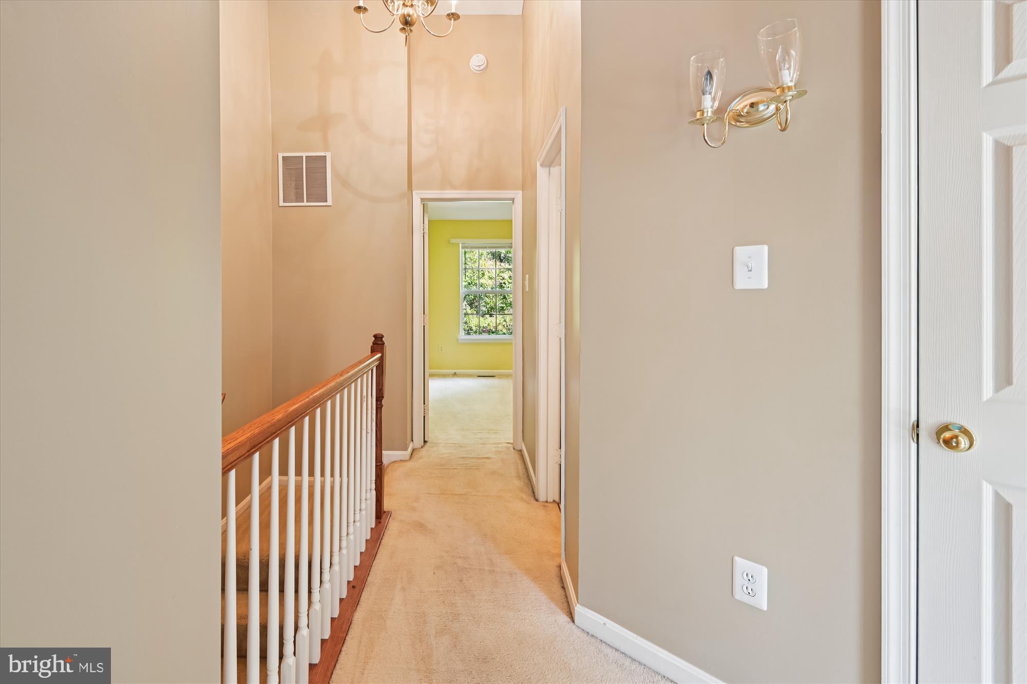 FALCON CREST - Residential