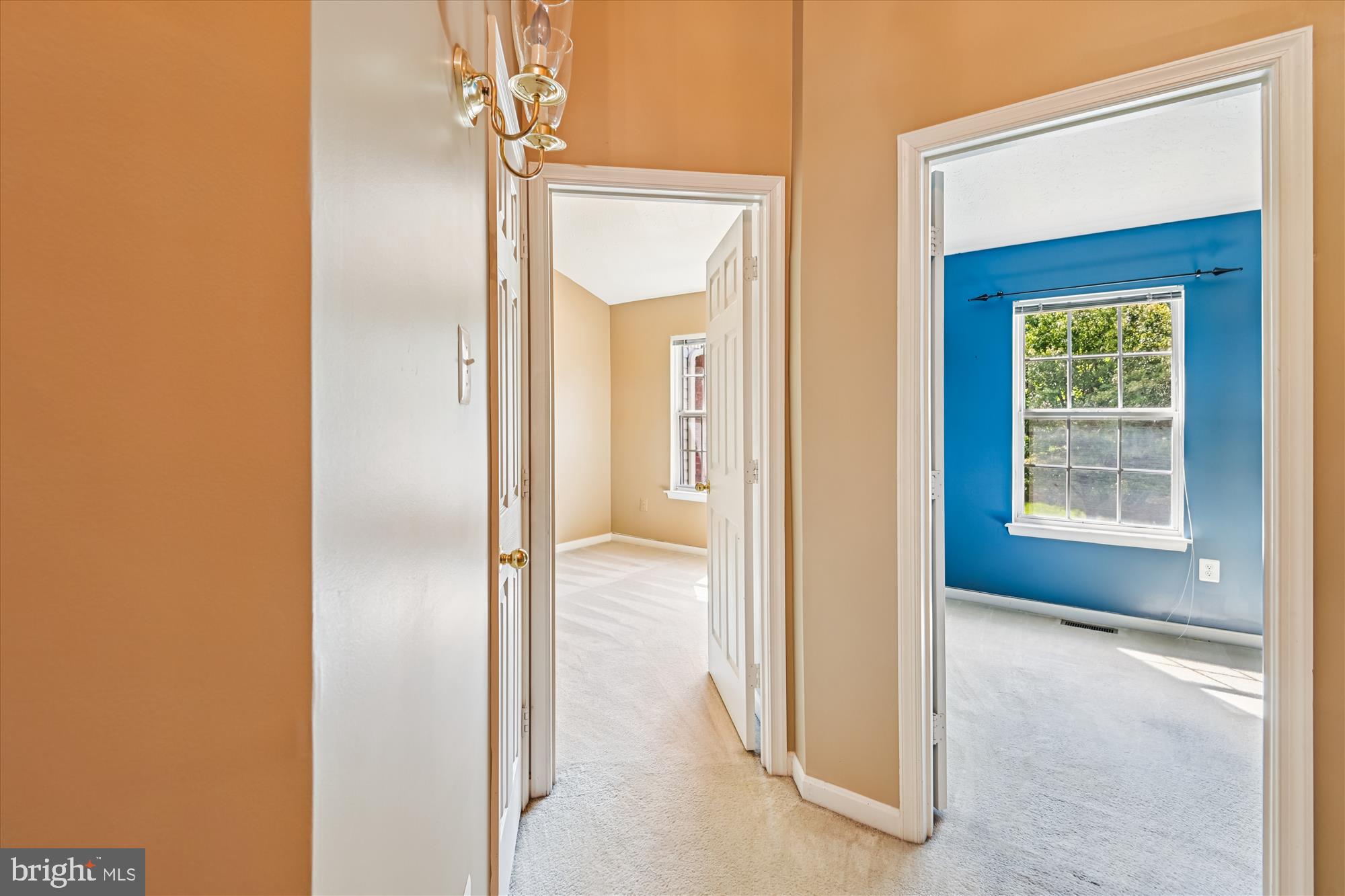 FALCON CREST - Residential