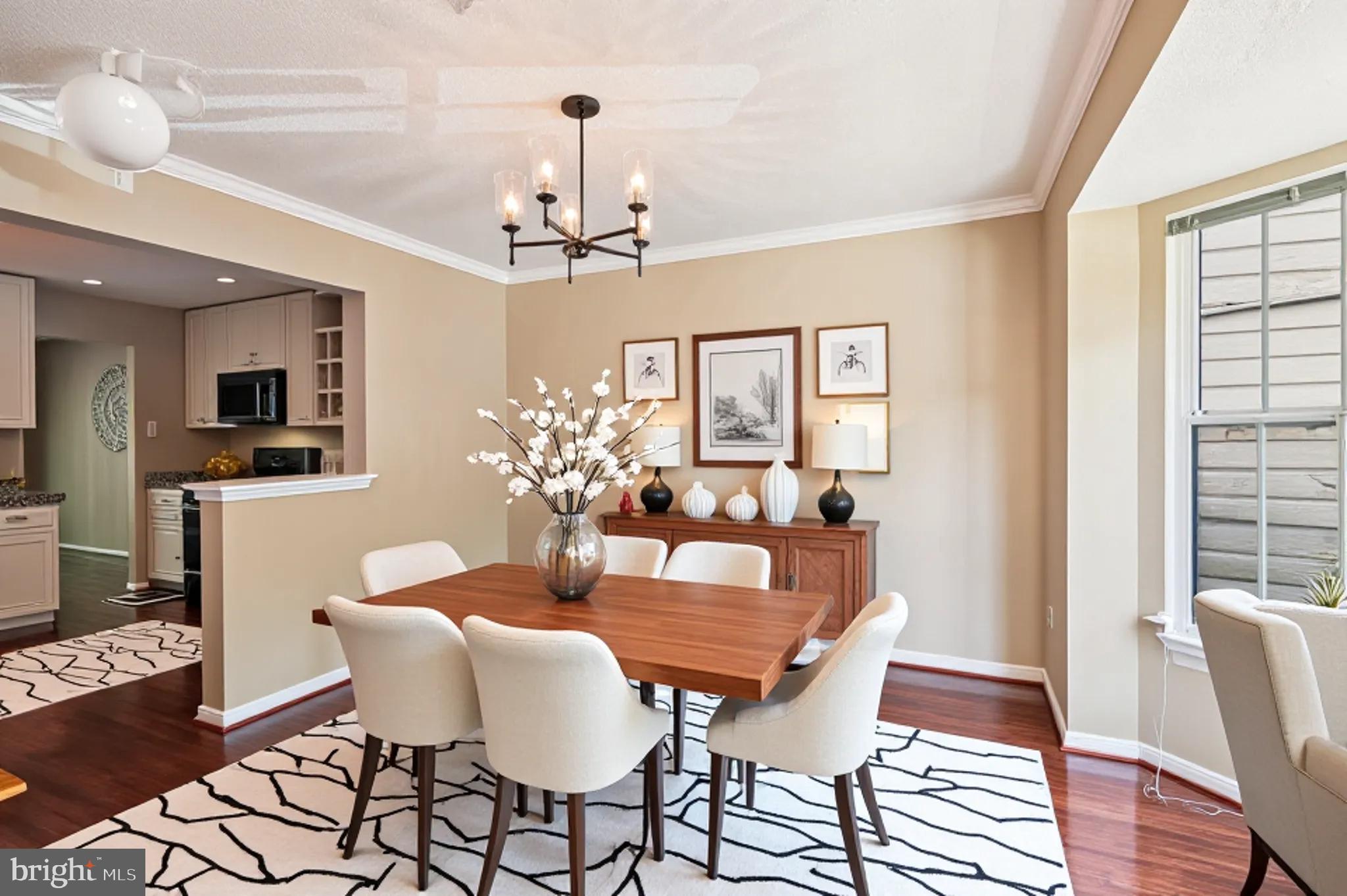 FALCON CREST - Residential