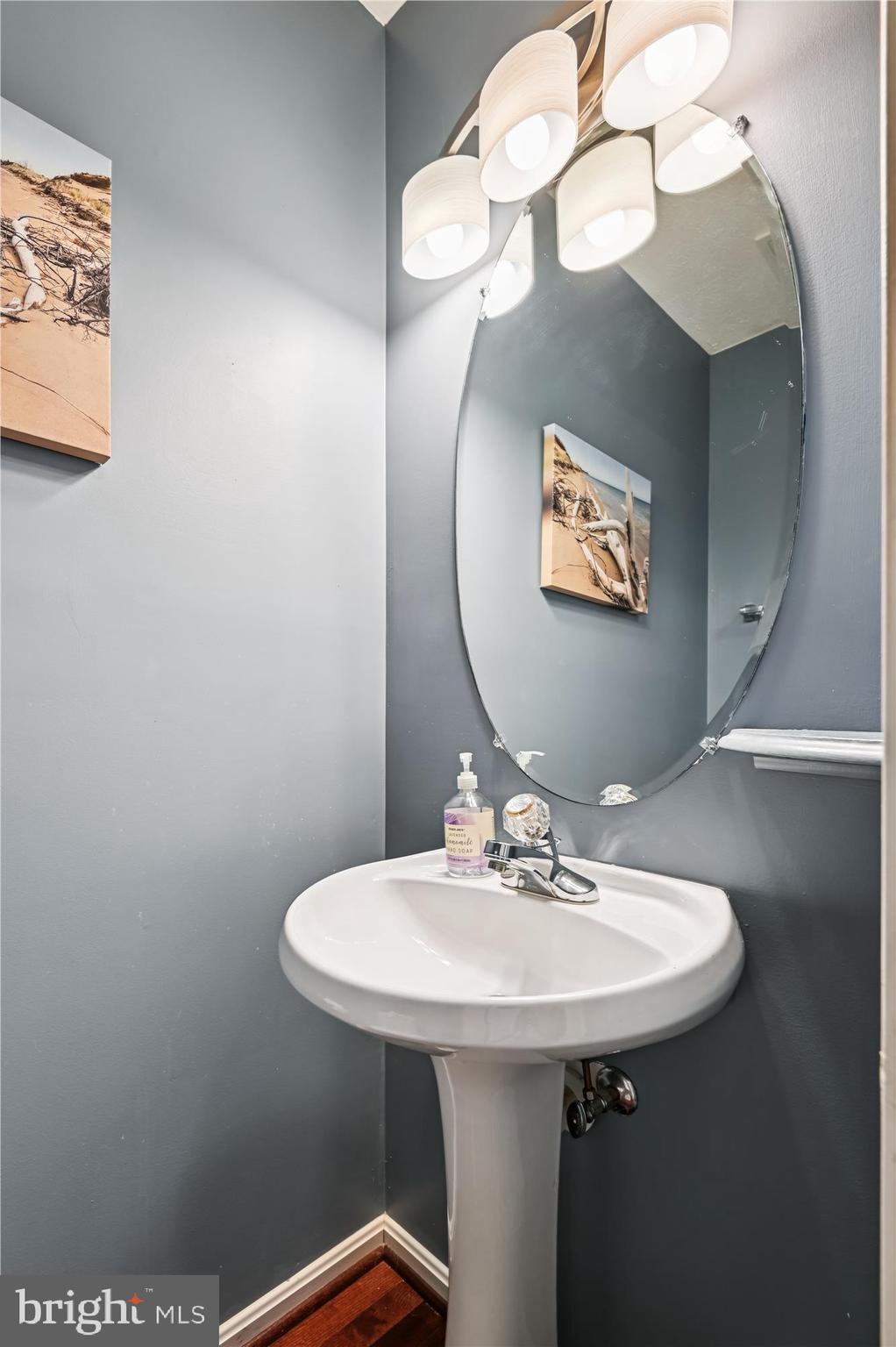 FALCON CREST - Residential