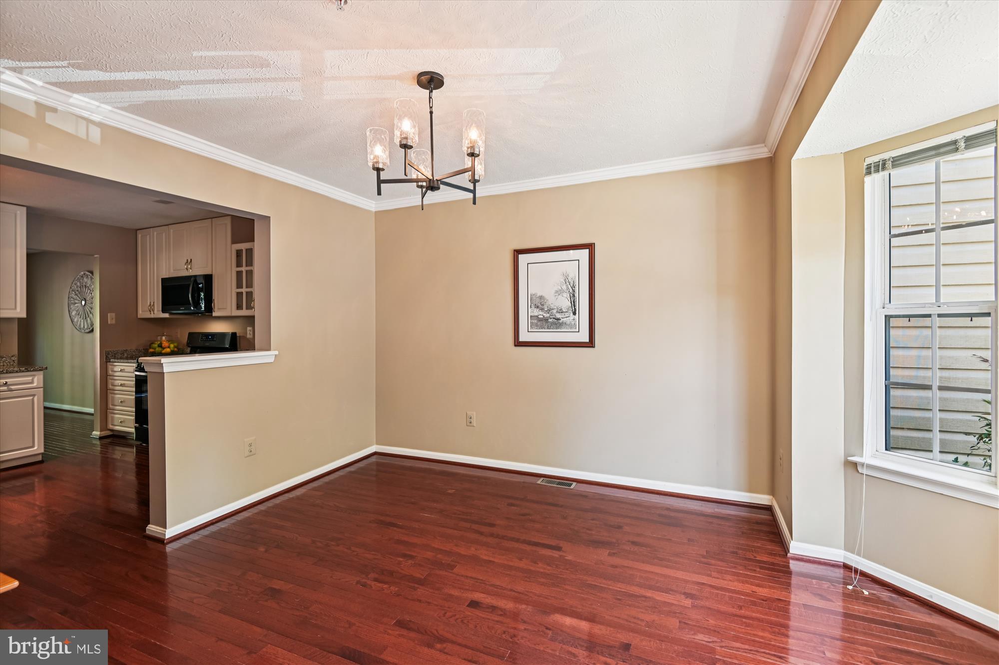 FALCON CREST - Residential