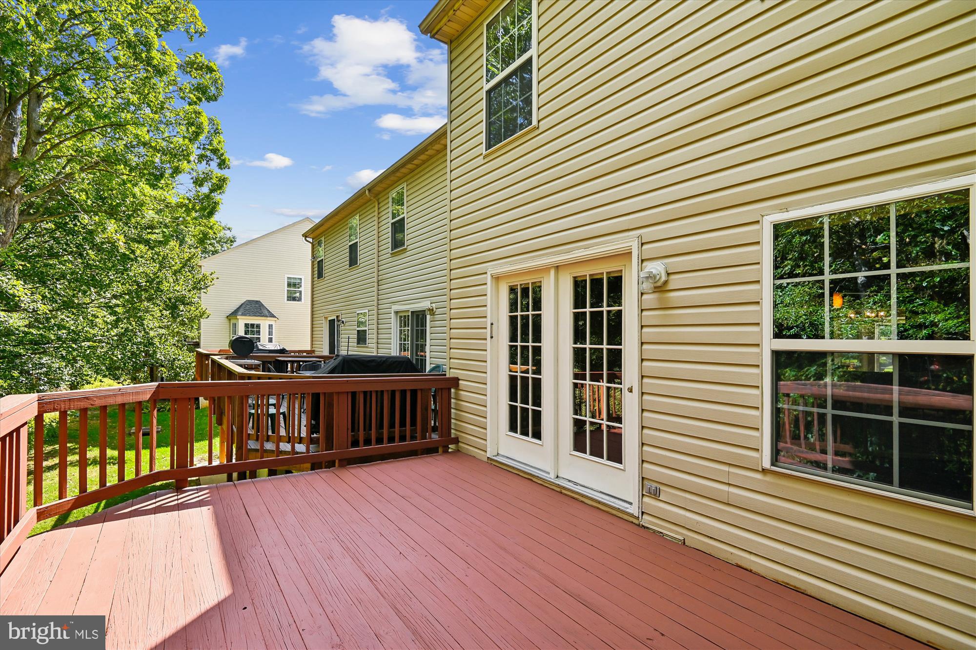 FALCON CREST - Residential