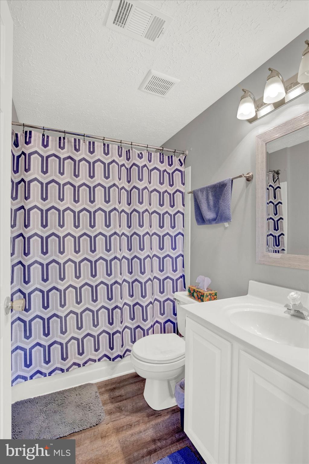 LAUREL WOODS - Residential