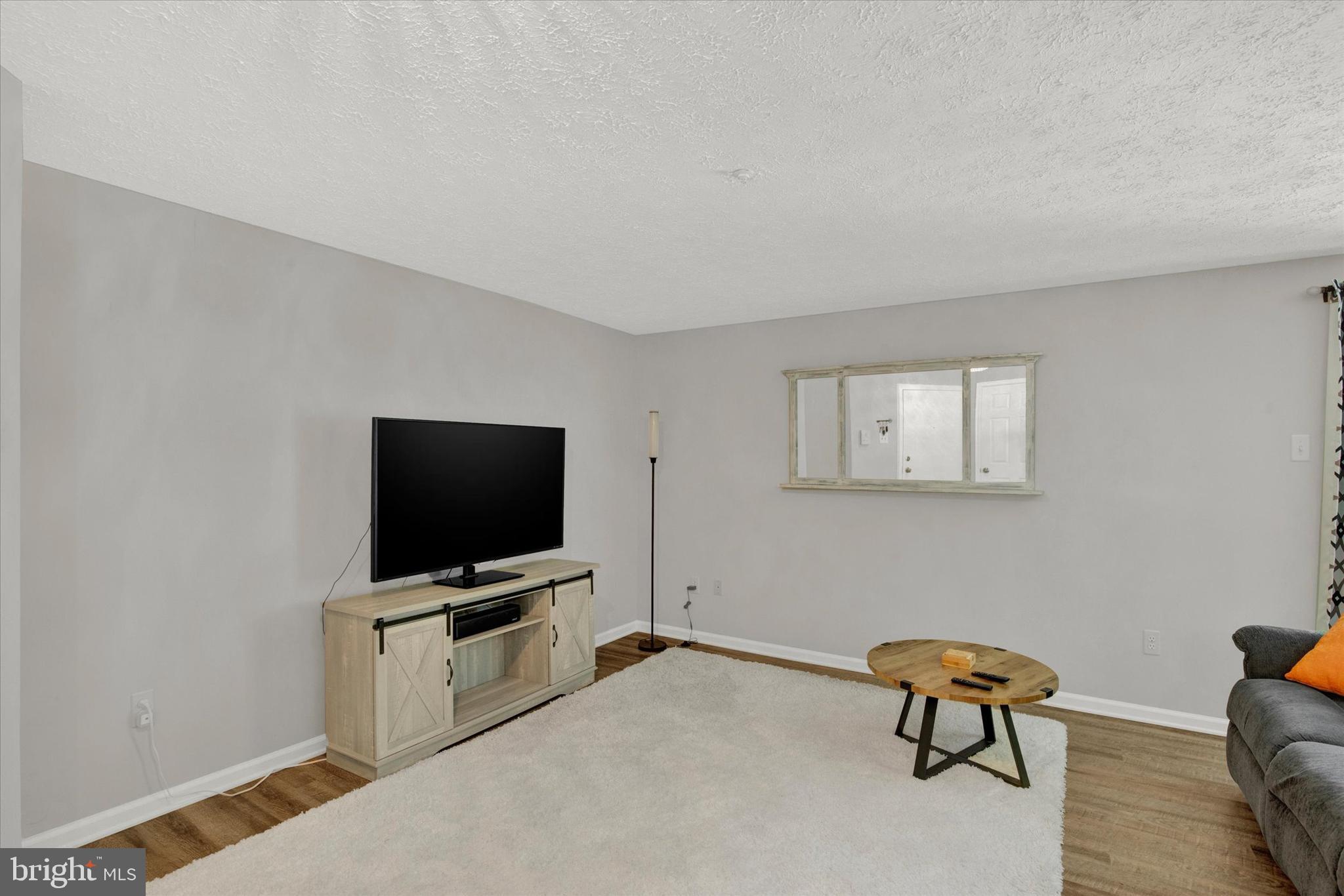 LAUREL WOODS - Residential