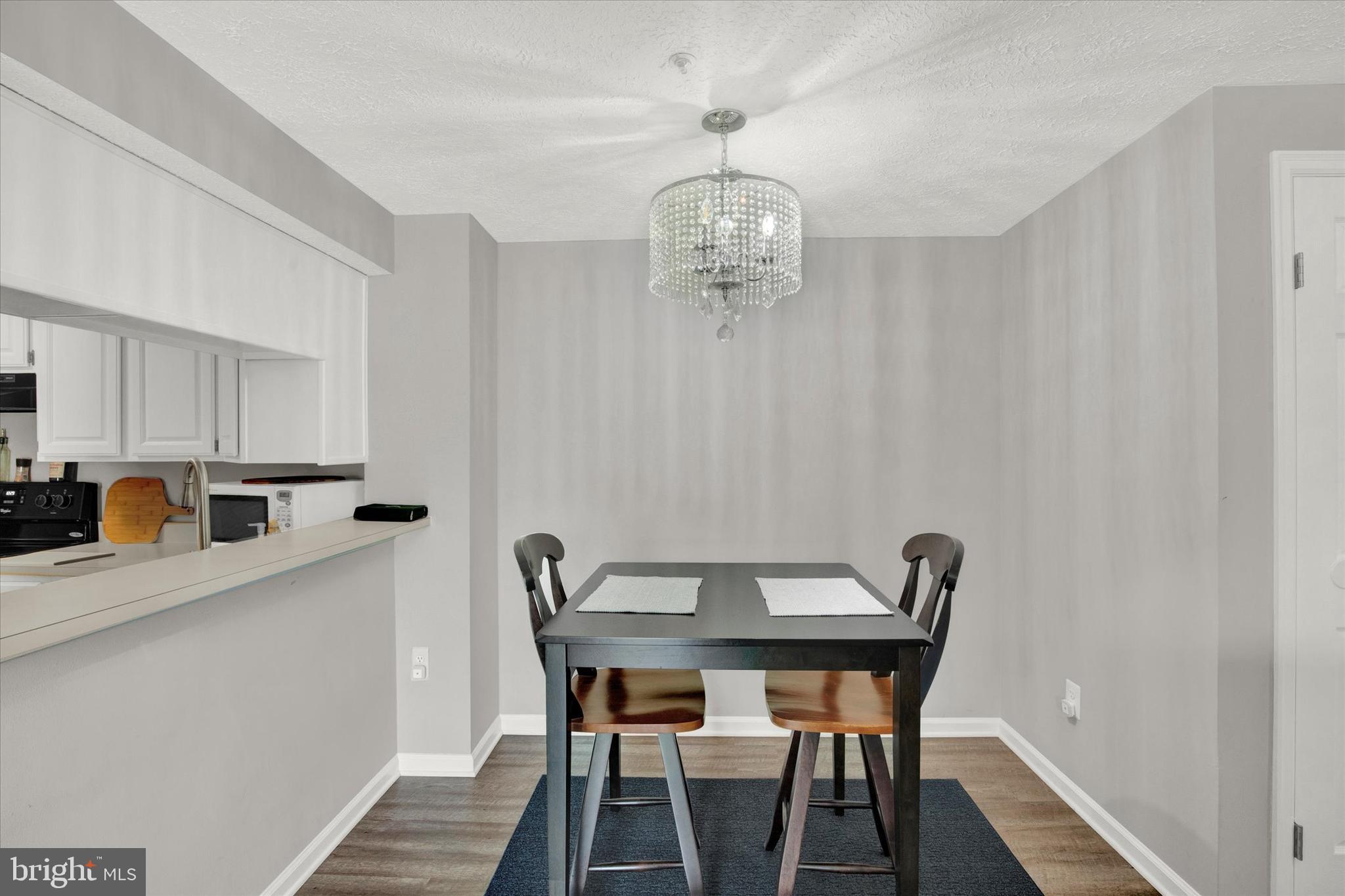 LAUREL WOODS - Residential